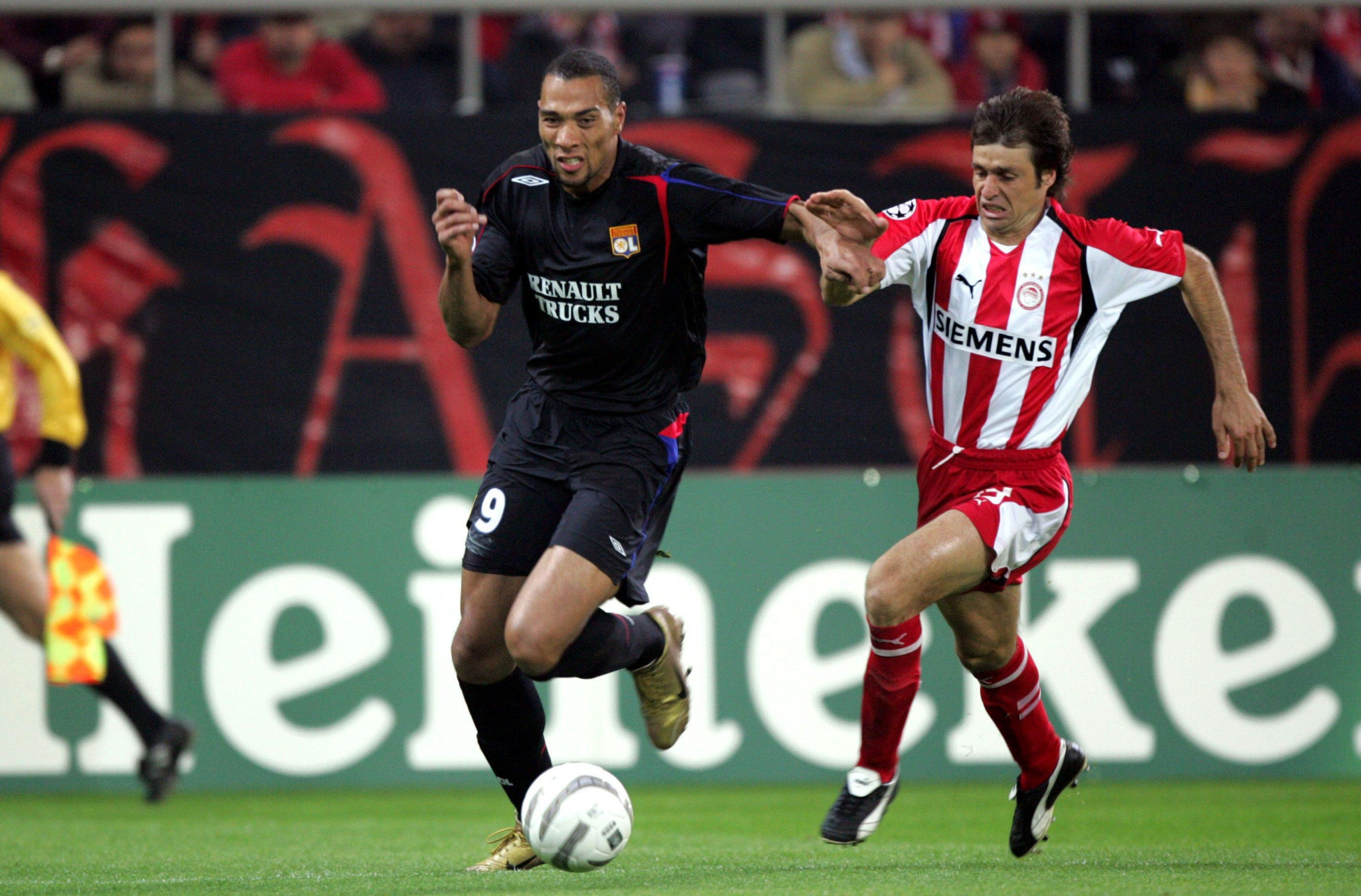 Πρώην σταρ του Champions League θέλει να γίνει ο επόμενος κακός στο Τζέιμς Μποντ