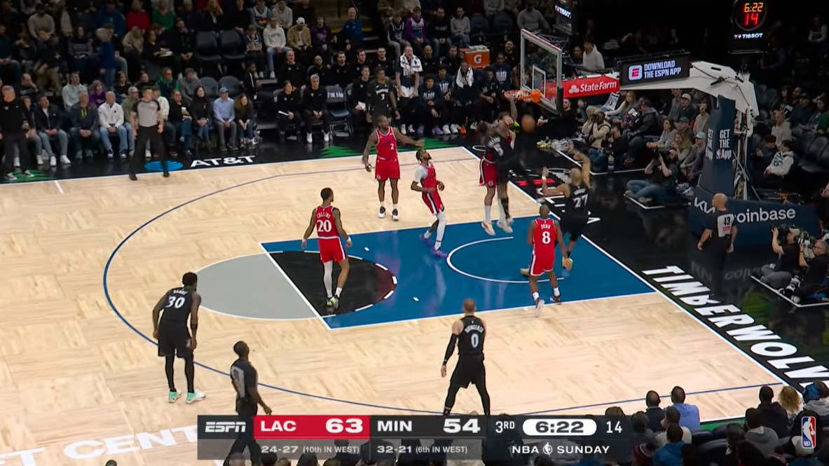 Ο εντυπωσιακός Έντουαρντς κατέκτησε το Top 5 του ΝΒΑ (video)