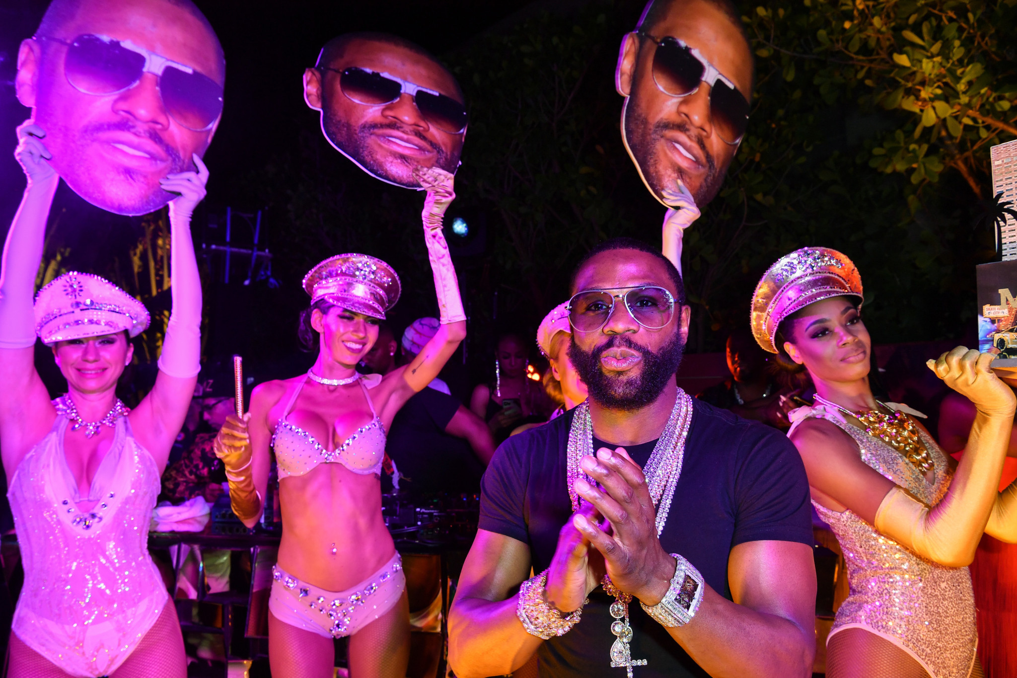 Αήττητος και δισεκατομμυριούχος: Ποιος είναι ο Μέιγουεδερ που έρχεται στην Αθήνα για τον Ζαμπίδη