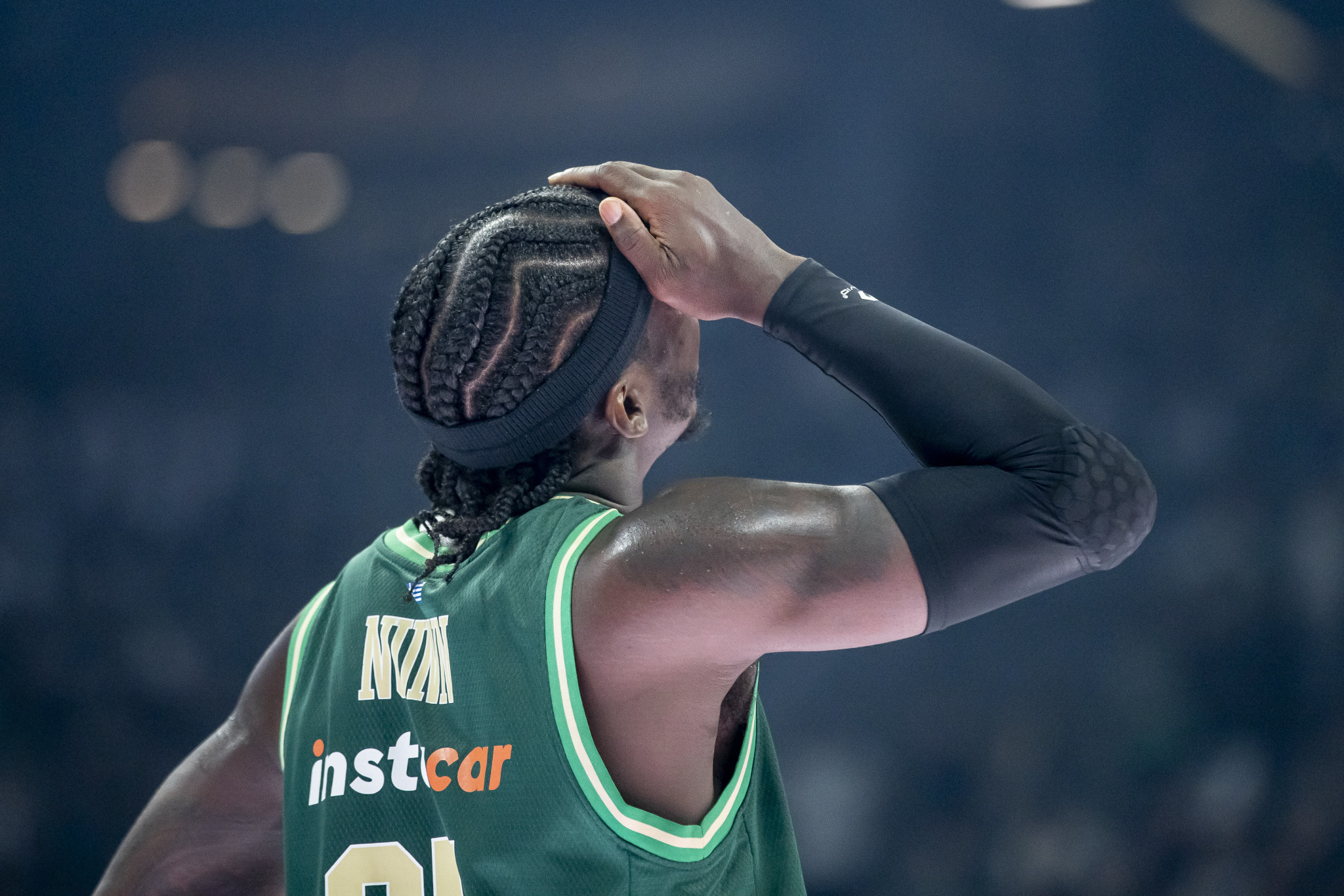 Χωρίς τον Ναν ήρθε η… κρίση ταυτότητας: 15 μέρες ταλαιπωρίας και μία βραδιά στο όριο