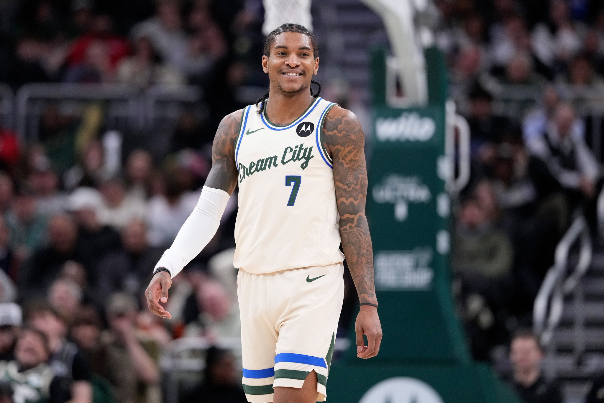 Με ηγέτη Κέβιν Πόρτερ Τζούνιορ και τρομερό Τόμας οι Μπακς