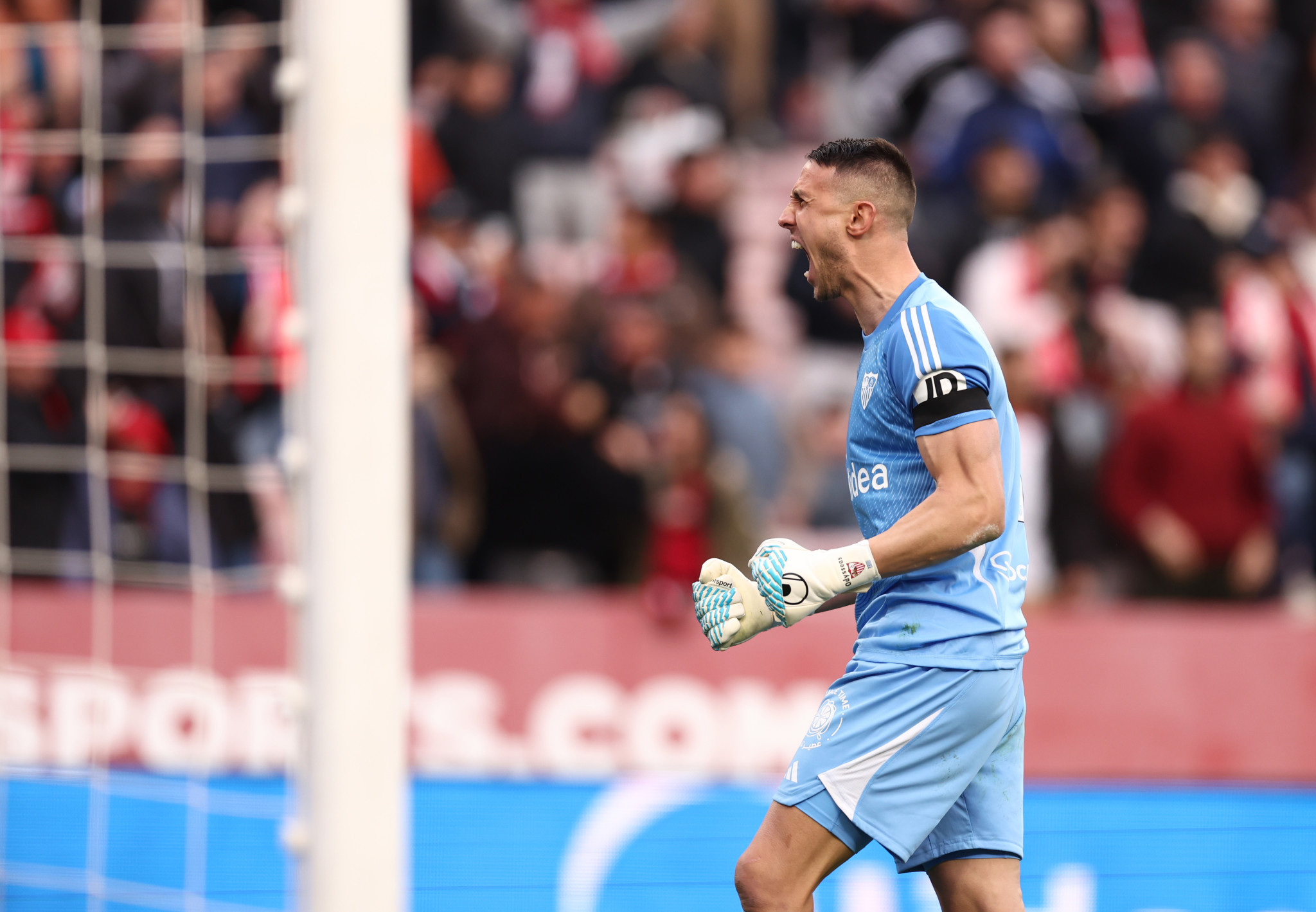 «Ήρωας» Βλαχοδήμος έπιασε πέναλτι στο φινάλε και έδωσε τον βαθμό στη Σεβίλλη (video)