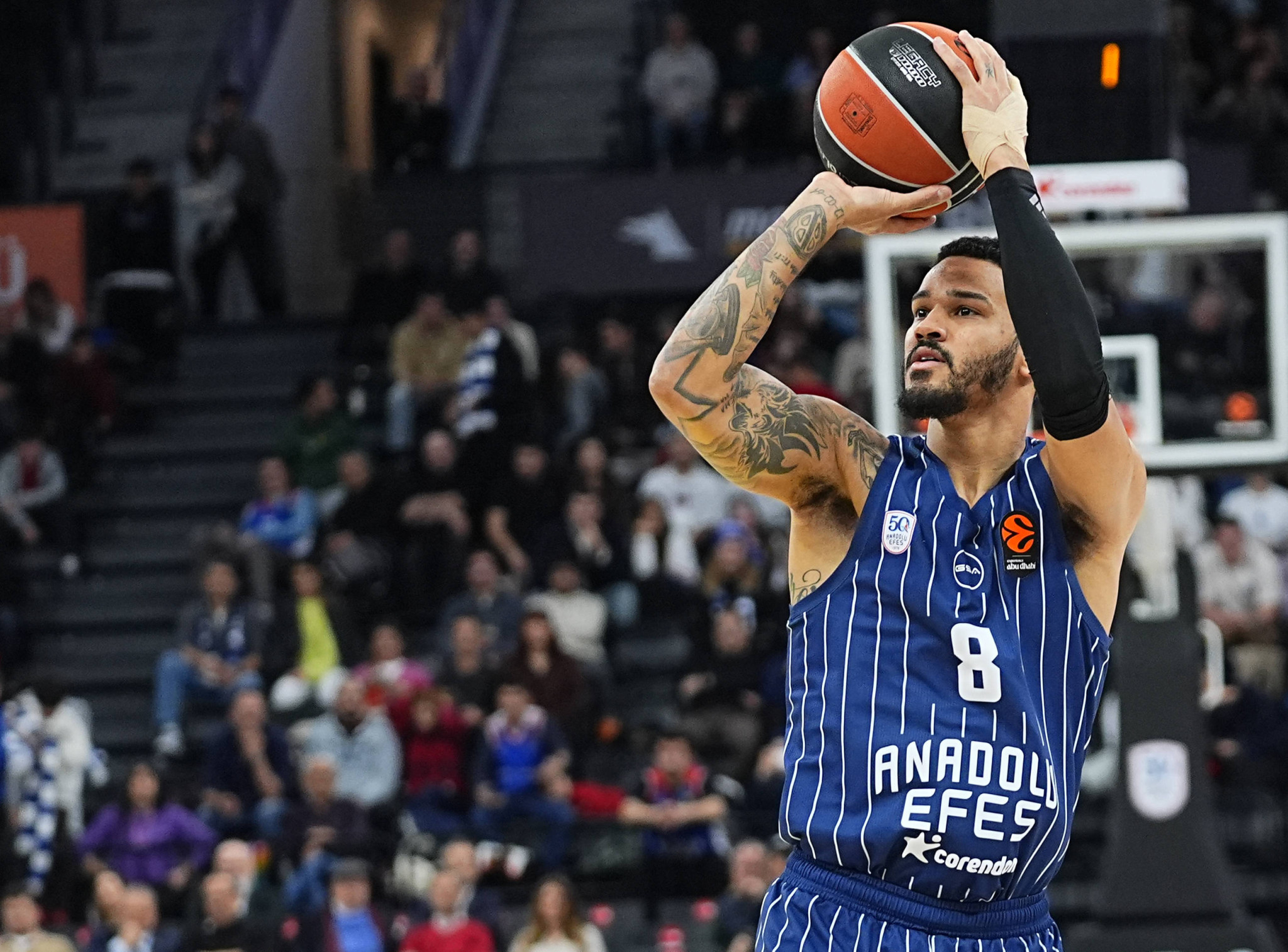 Ανακάμπτει η Εφές, δεύτερη σερί νίκη στη EuroLeague