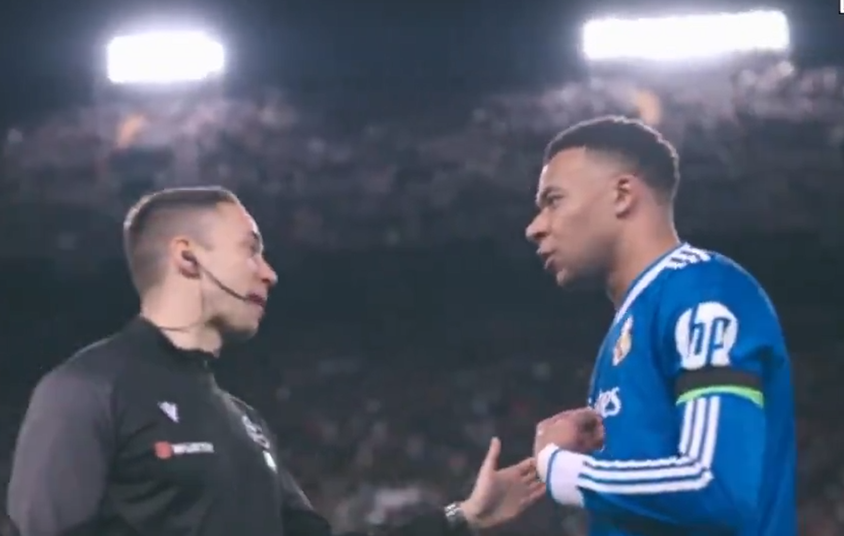 «Είναι εντελώς ηλίθιοι, είναι κλόουν» - Ξέσπασε ο Εμπαπέ κατά της διαιτησίας (video)