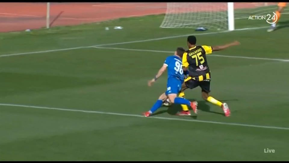 Κόκκινη αντί για πέναλτι - Έξαλλοι στη Νίκη Βόλου με την αποβολή (video)