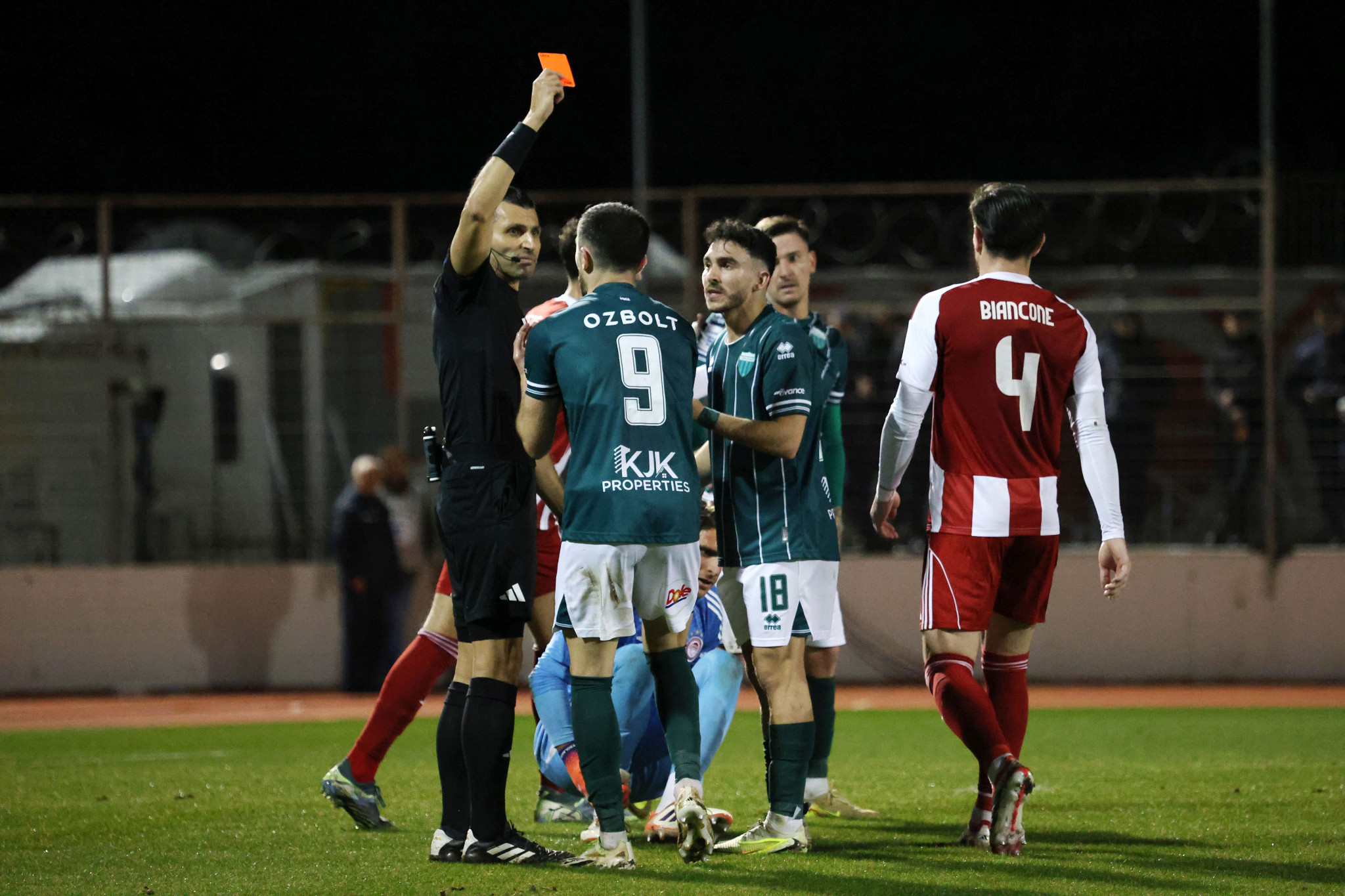 Πολλά τα παράπονα του Λεβαδειακού για τον Φωτιά - Περιμένει την αντίδραση των αρμοδίων