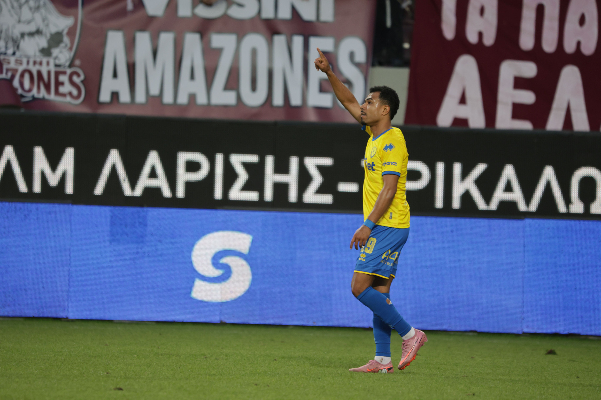 Ο Ρόσα στο ντεμπούτο του σκοράρει το 3-1 του Παναιτωλικού στο AEL FC Arena (video)