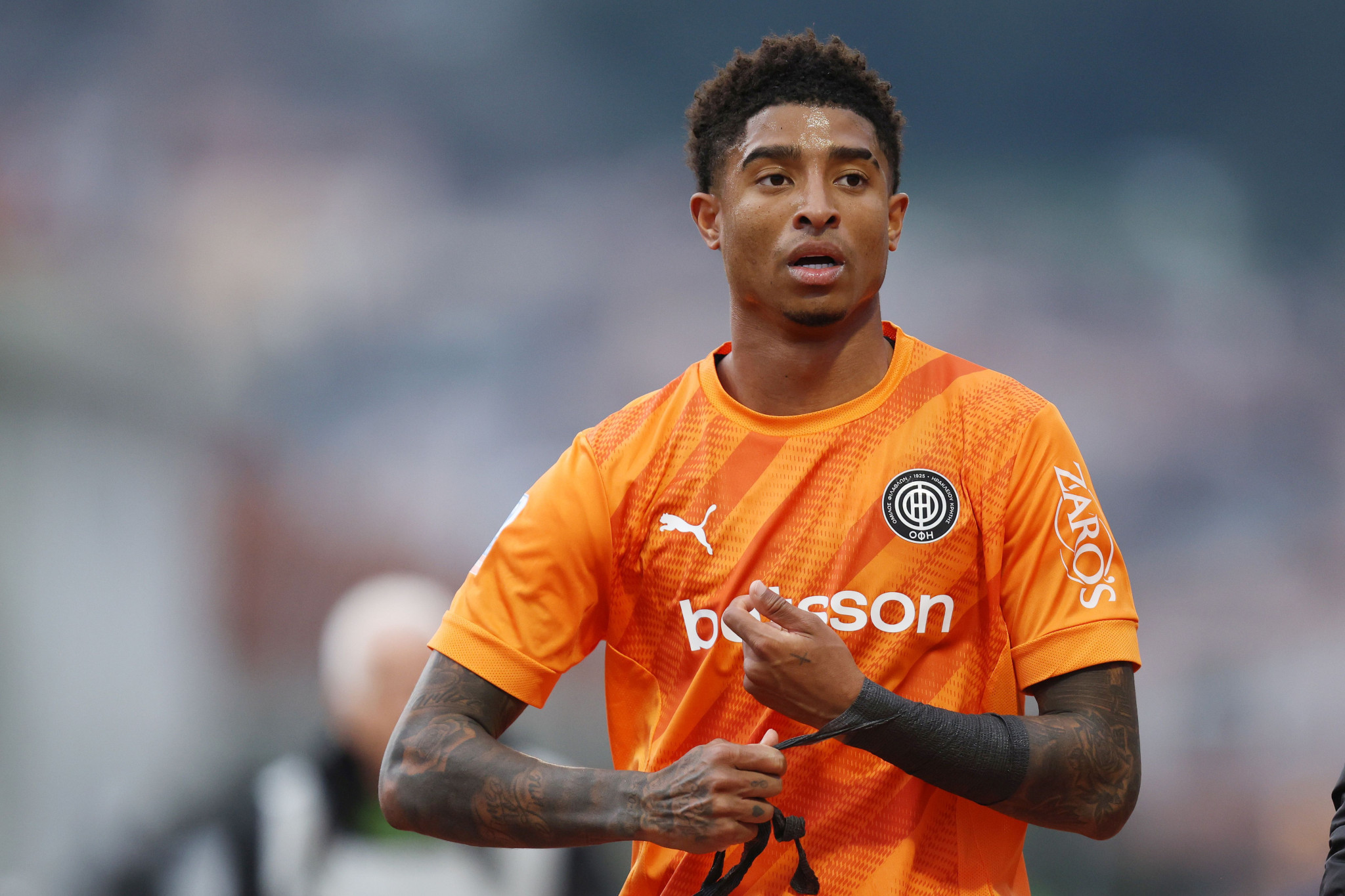 Ο Σαλσέδο είδε δύο κίτρινες κάρτες σε 12 λεπτά και αποβλήθηκε (video)