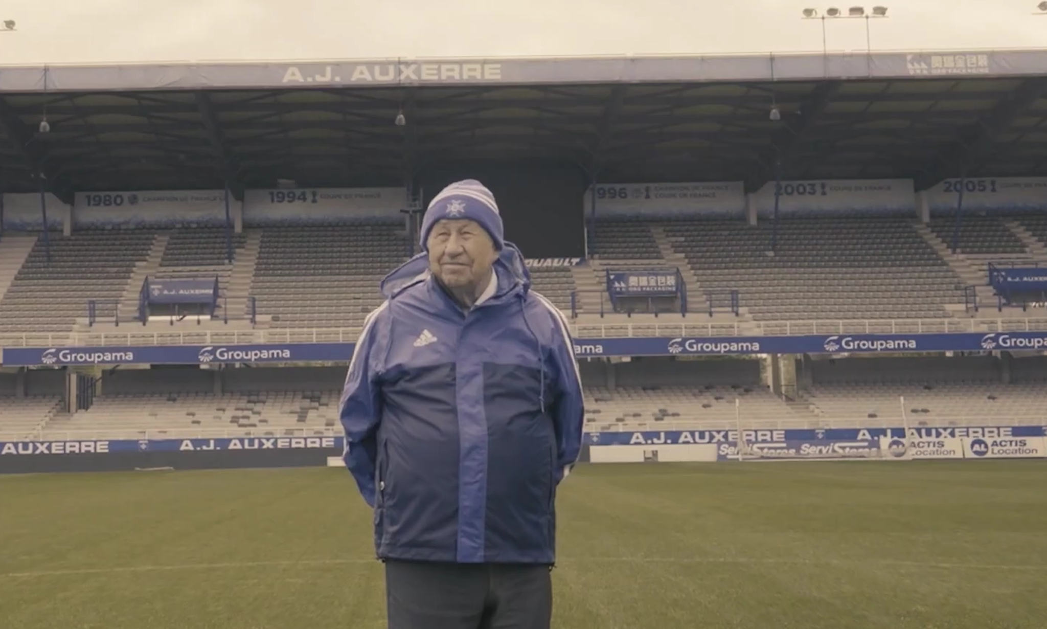 Σάλος με δηλώσεις σπουδαίου προπονητή: «Οι γυναίκες έχουν φαρδιούς γοφούς για να γεννούν, όχι για να παίζουν ποδόσφαιρο»