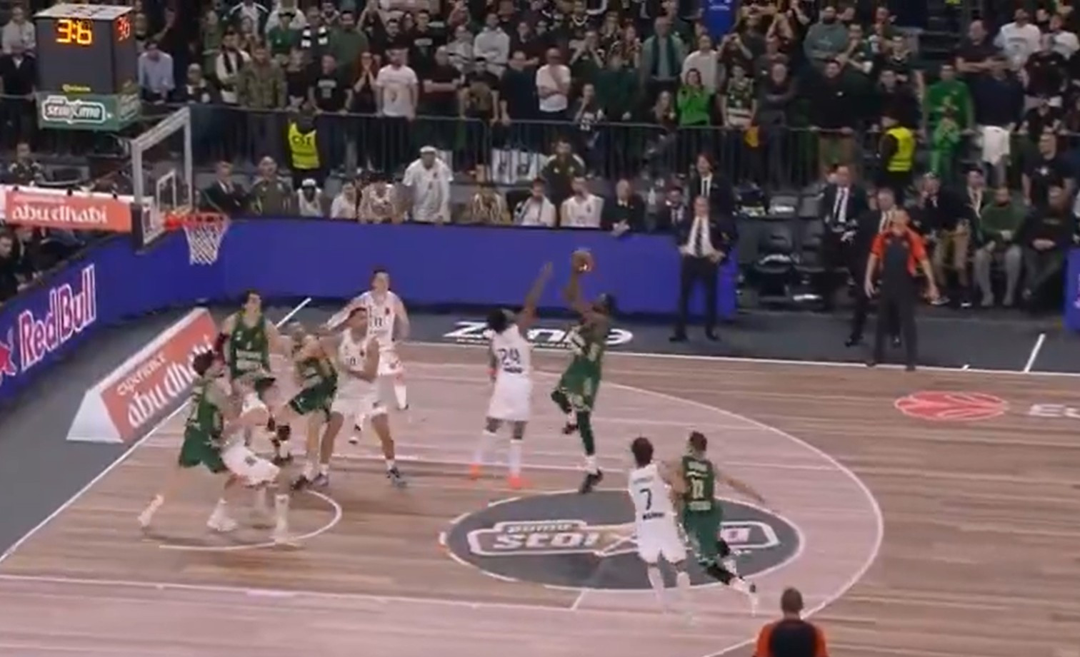 Η καλαθάρα νίκης του Γκραντ που «ξέρανε» τη Ρεάλ στο Telekom Center (video)