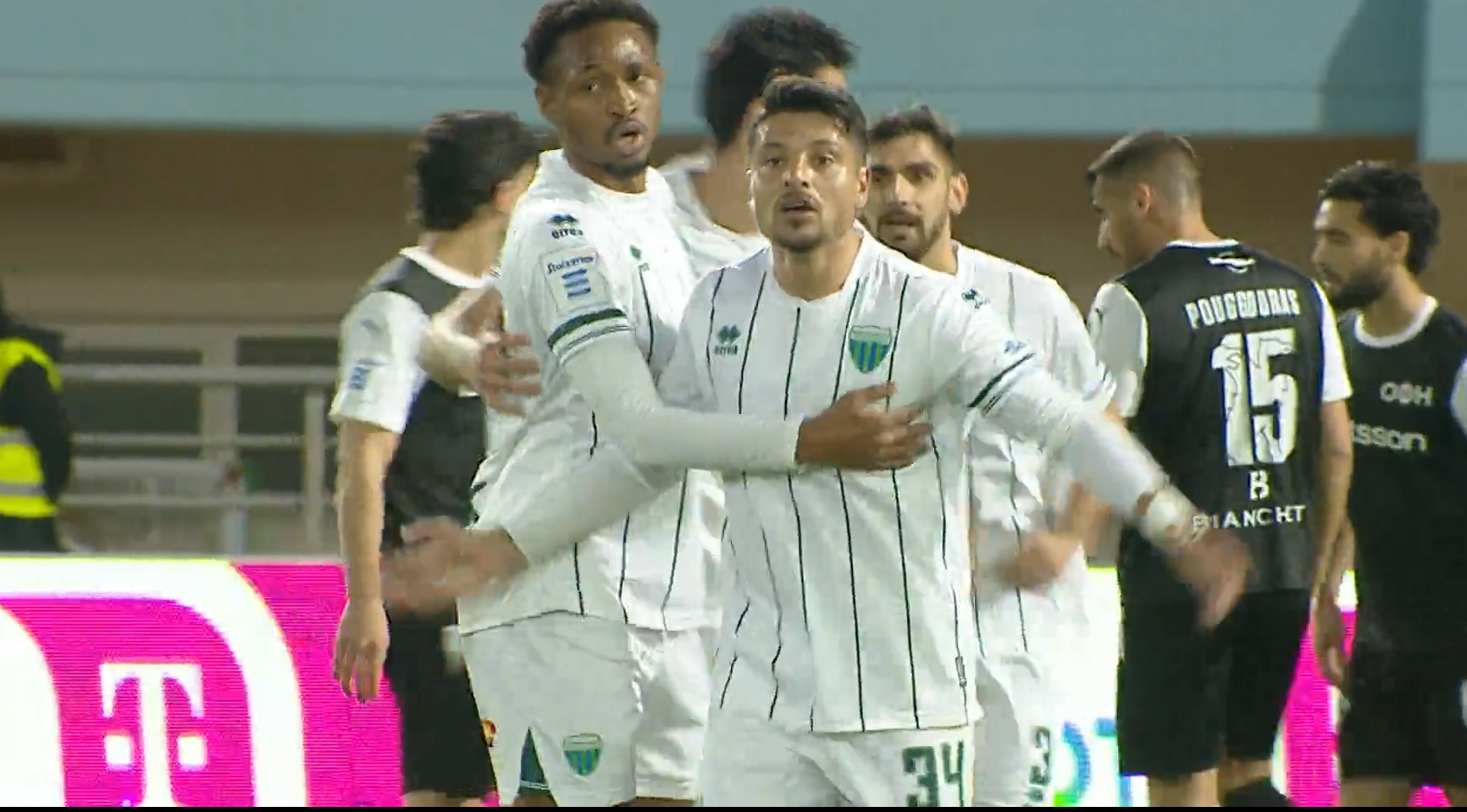 Ο Παλάσιος ισοφάρισε με εξαιρετικό τελείωμα (video)