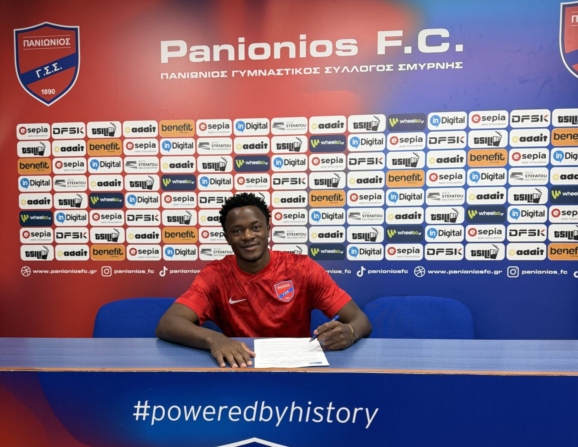 Ο Πανιώνιος απέκτησε τον Καμερουνέζο Φοκάμ