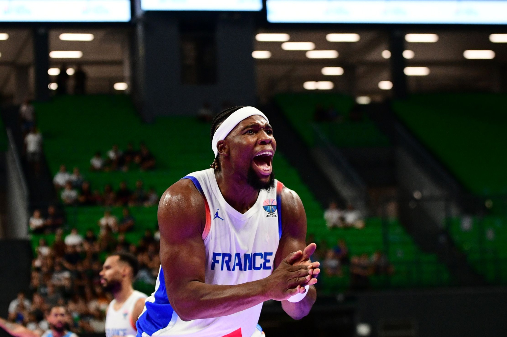 Κρίσιμες ώρες για Γιαμπουσέλε και Χέις-Ντέιβις στο NBA, περιμένει στη γωνία ο Παναθηναϊκός