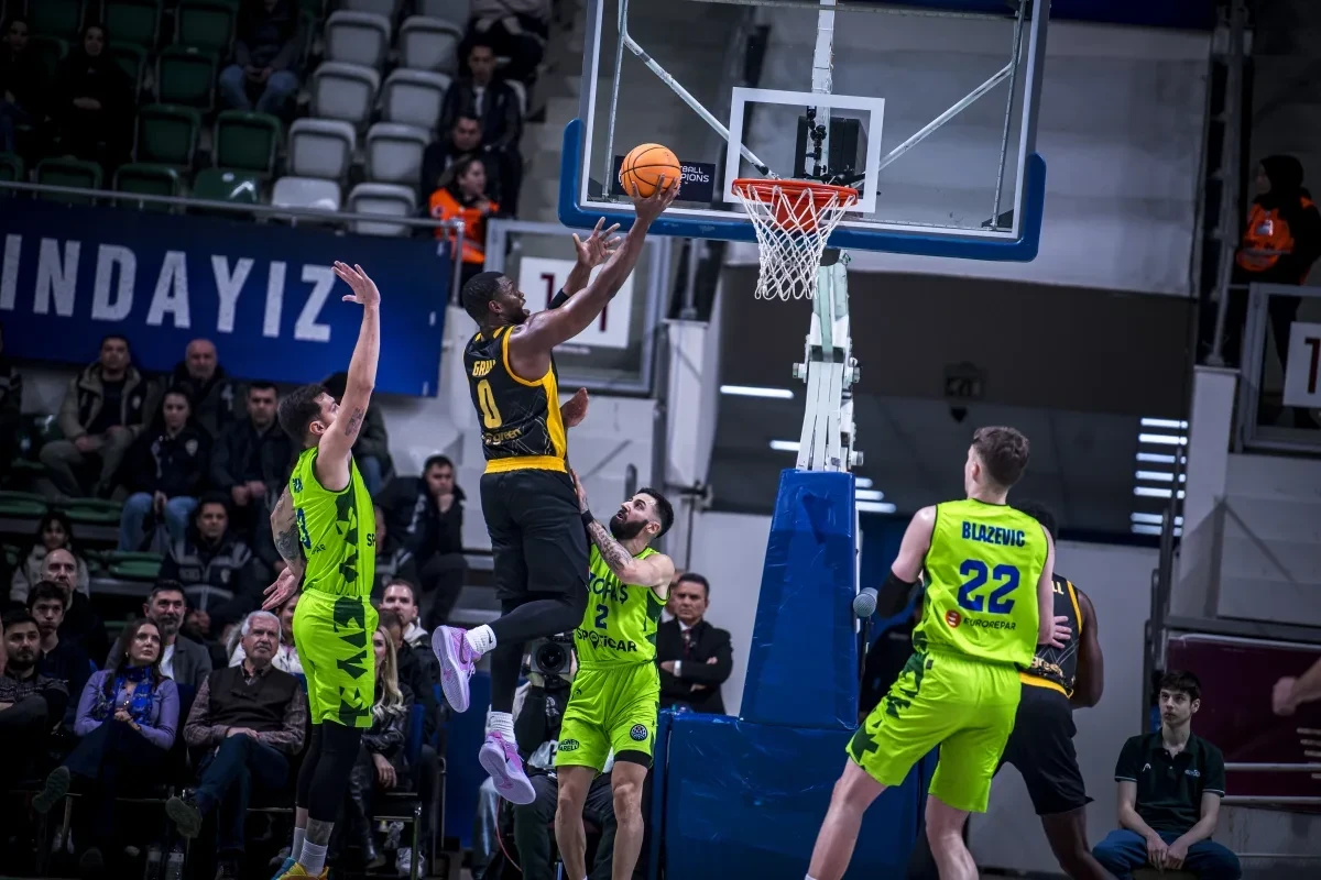 Γκρέι: «Δείξαμε χαρακτήρα»