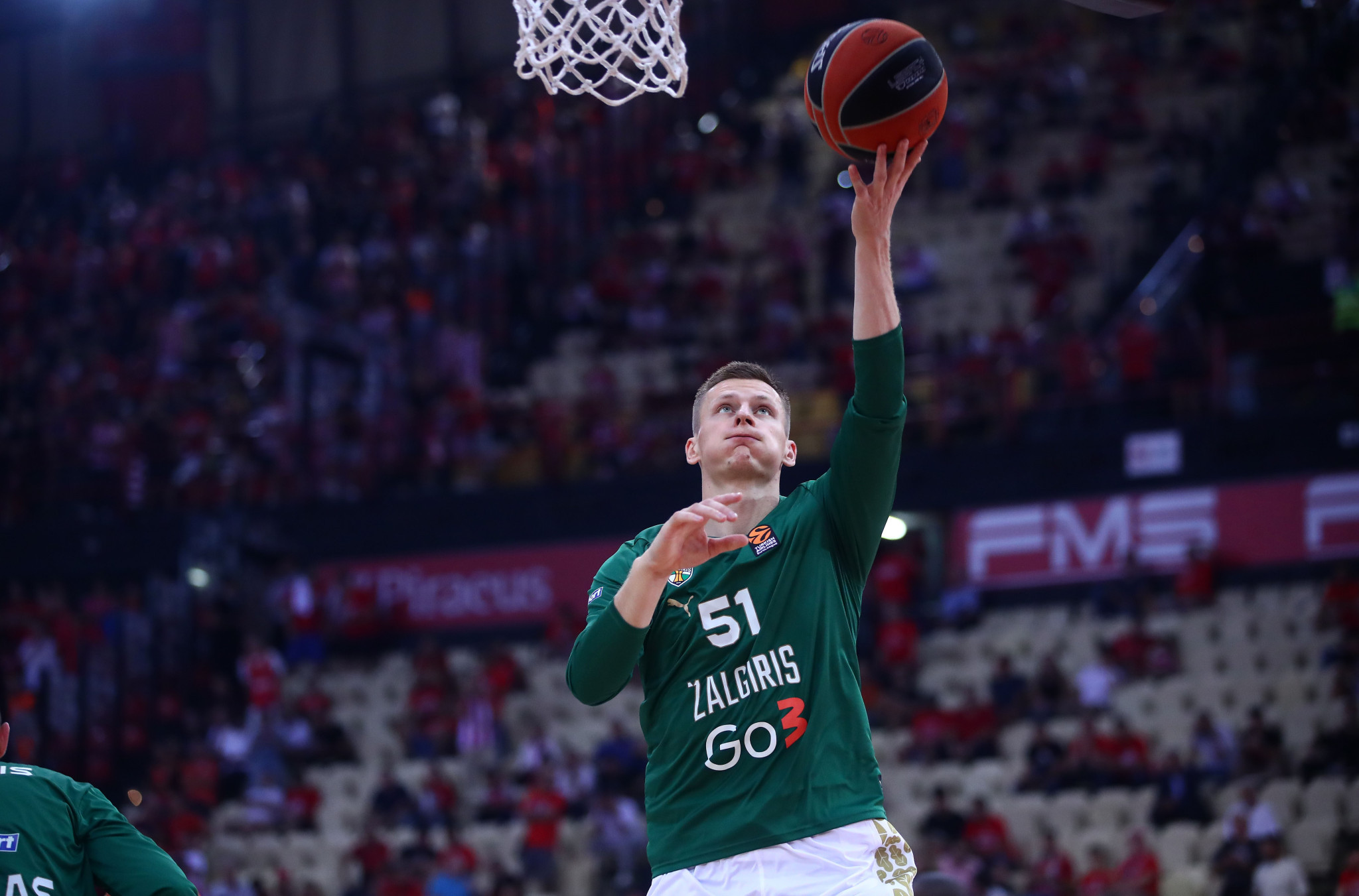 «Νοκ άουτ» για ενάμιση μήνα ο Μπουτκεβίτσιους – Χάνει Ολυμπιακό και Παναθηναϊκό