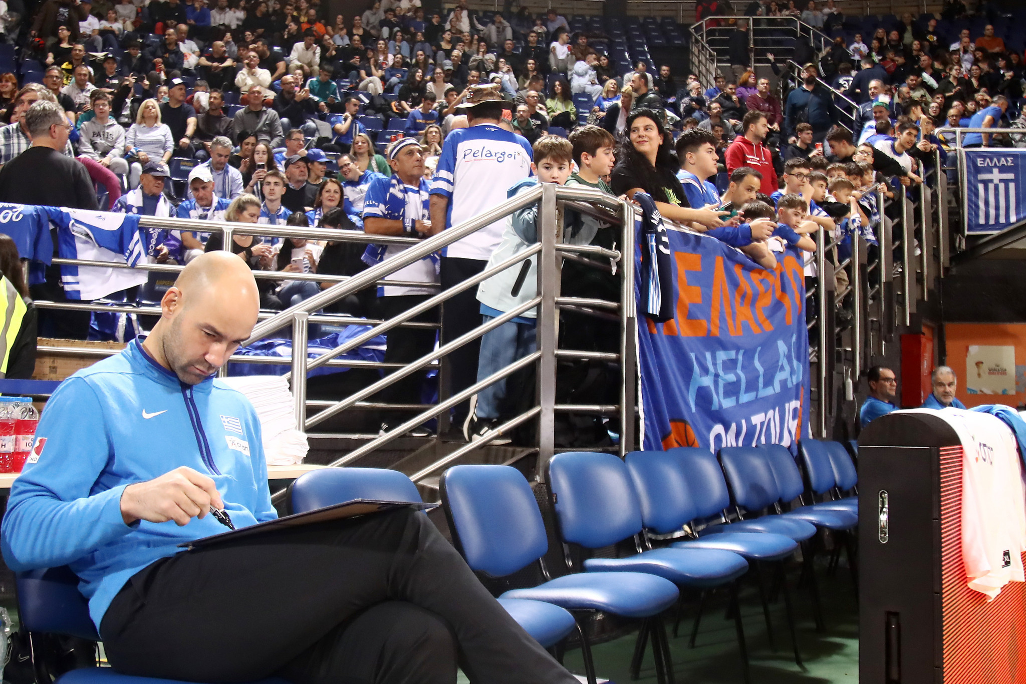 Πάνω από 5.000 φίλαθλοι στο πλευρό της Εθνικής μπάσκετ