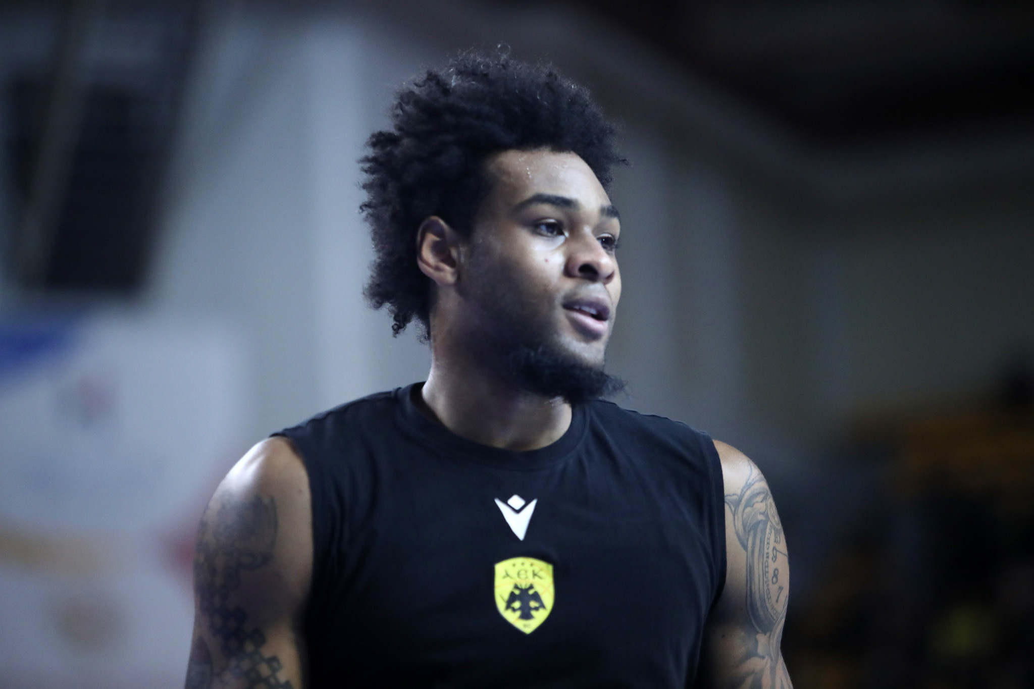 Rambo beats: Η... άλλη πλευρά, γεμάτη μουσική, του Γκρεγκ Μπράουν (video)