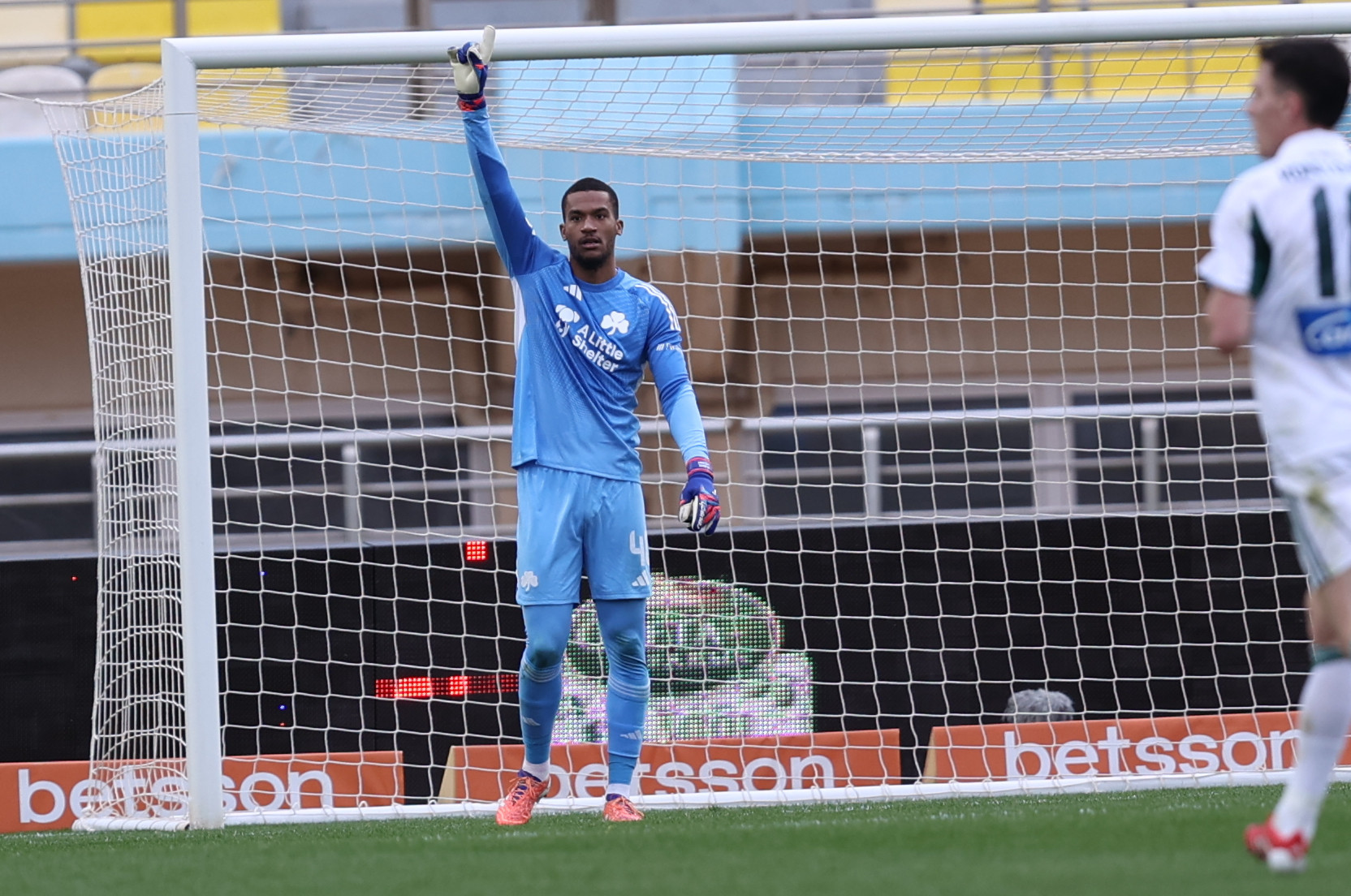 Εξαιρετική απόκρουση του Λαφόν σε τετ α τετ με τον Νους (video)