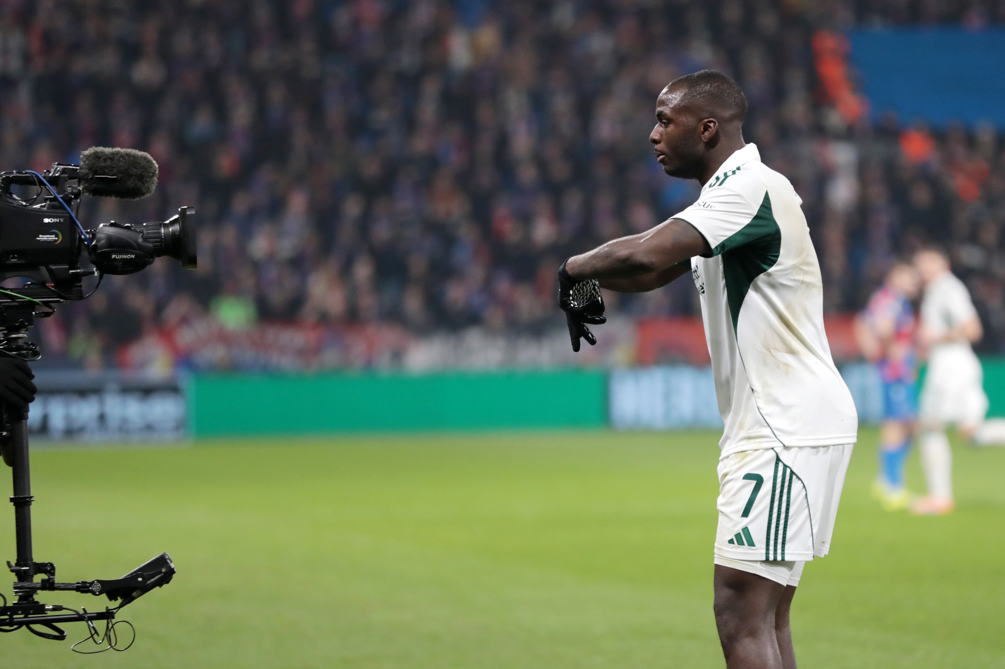 Τεττέη: «Αφιέρωσα το γκολ μου στον μικρό Μάριο, ο οποίος δίνει μάχη με τον καρκίνο» (video)