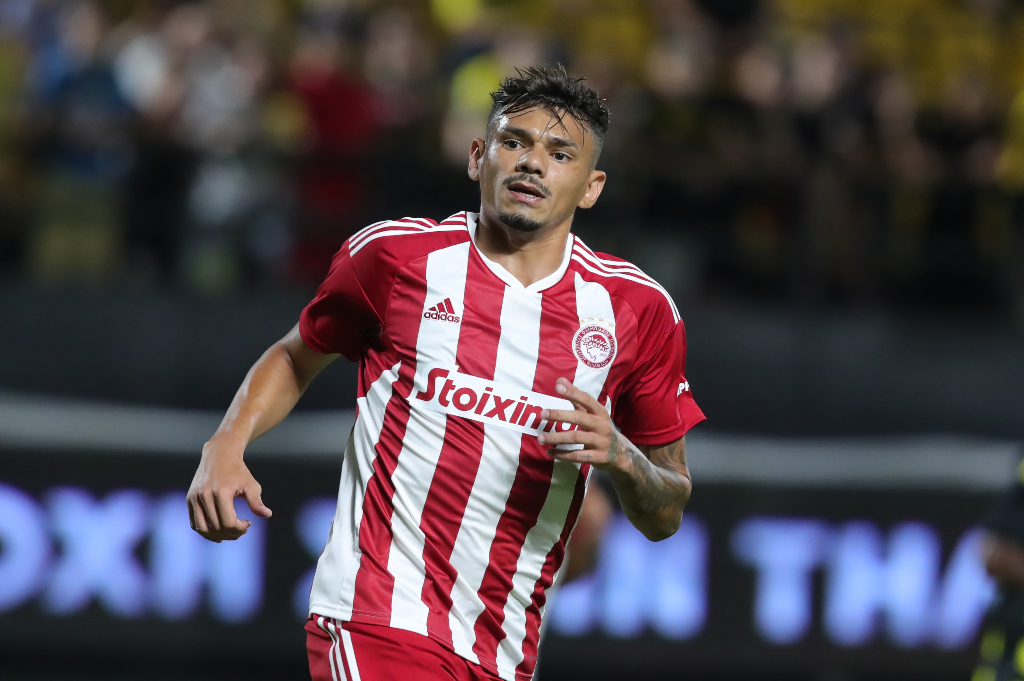 Σε ομάδα της Βραζιλίας συνεχίζει ο Τικίνιο Σοάρες