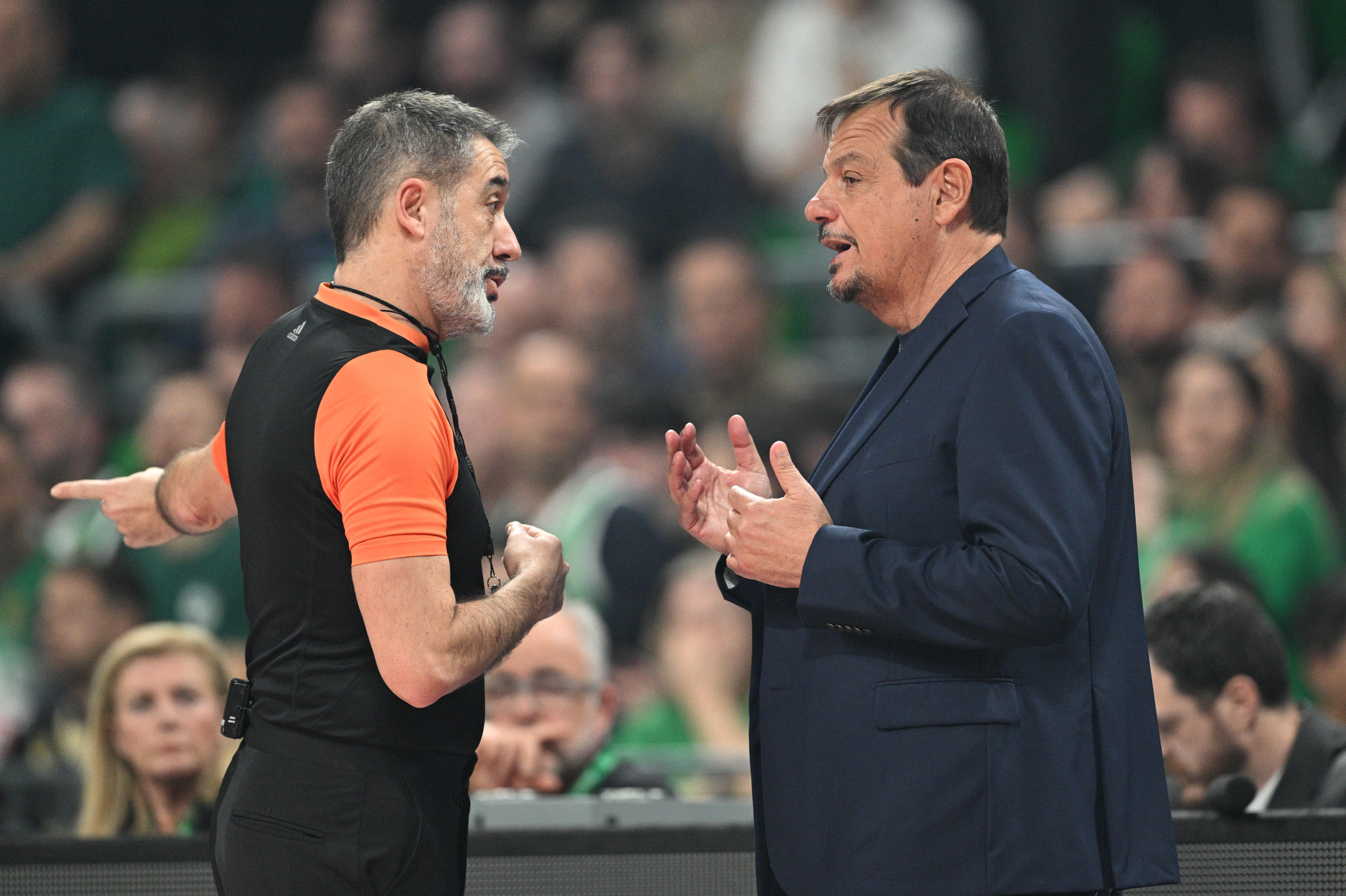 Αυτοί είναι οι τρεις διαιτητές του αγώνα ανάμεσα σε Παναθηναϊκό και Παρί