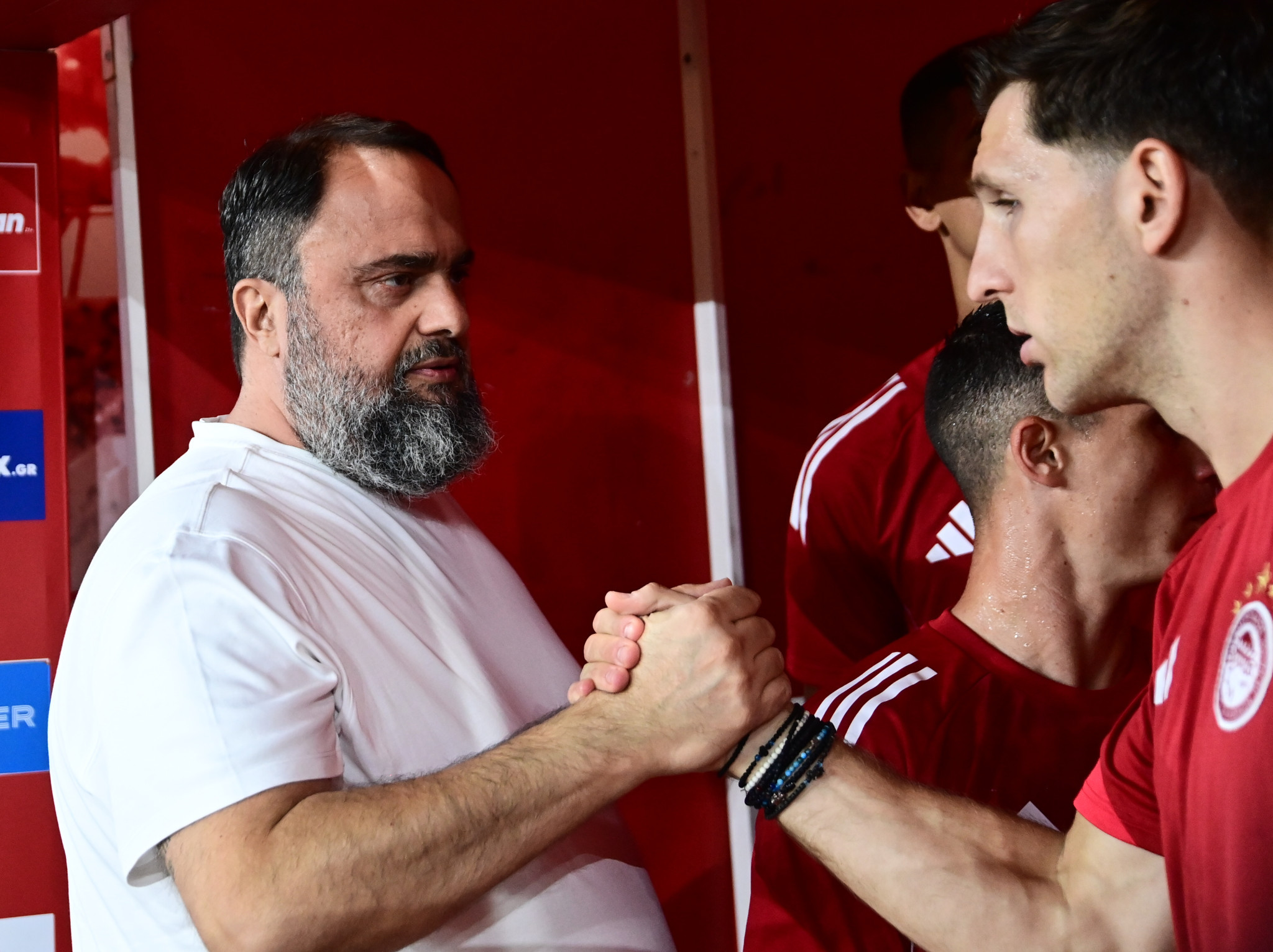 «Ντόπες» από Μαρινάκη σε Μεντιλίμπαρ και παίκτες: «Θέλω πέντε νίκες και πρόκριση - Είστε οι καλύτεροι»