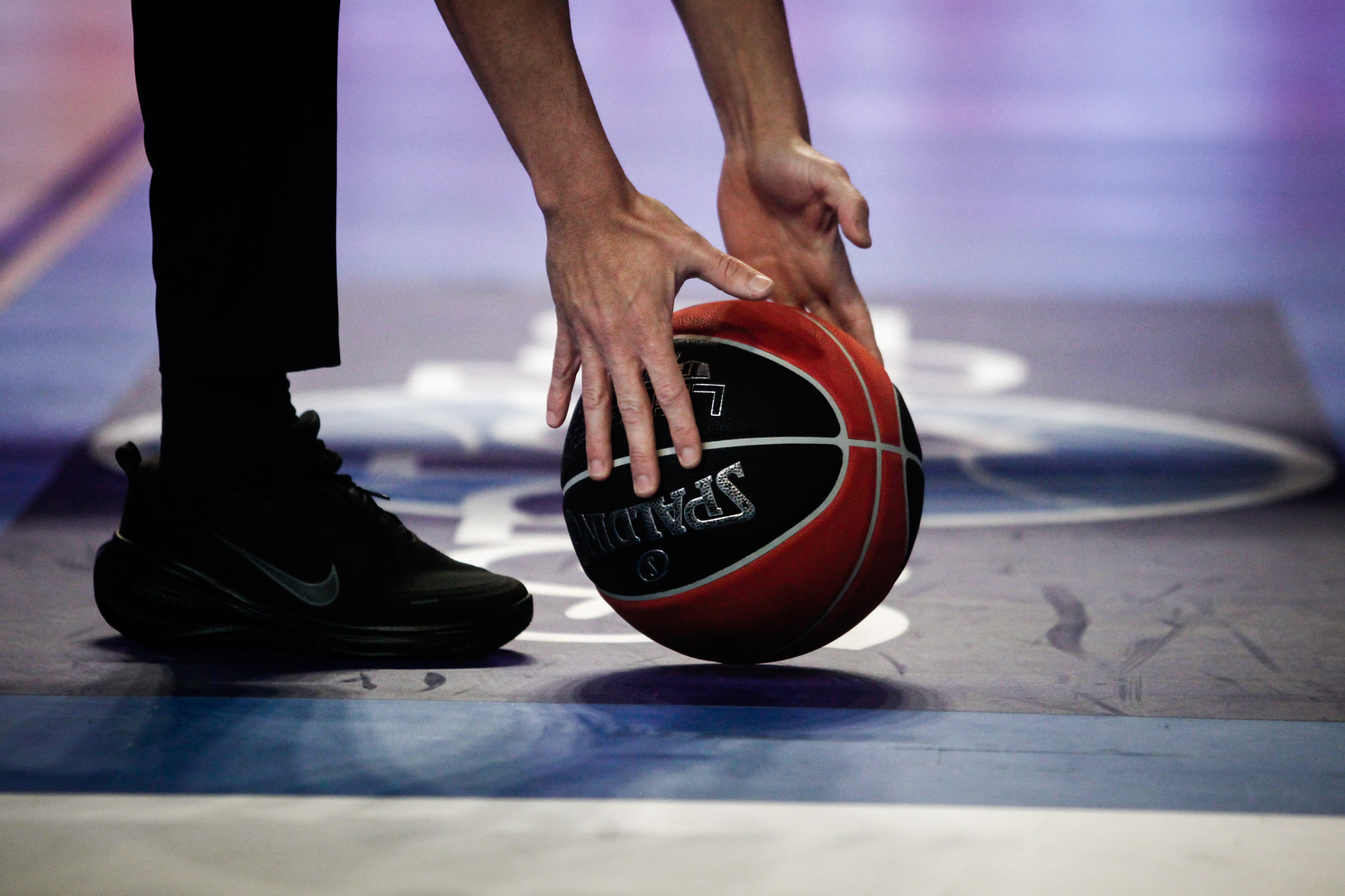 Παίκτης τοπικού τιμωρήθηκε με πρόστιμο επειδή τράβηξε το αυτί διαιτητή!