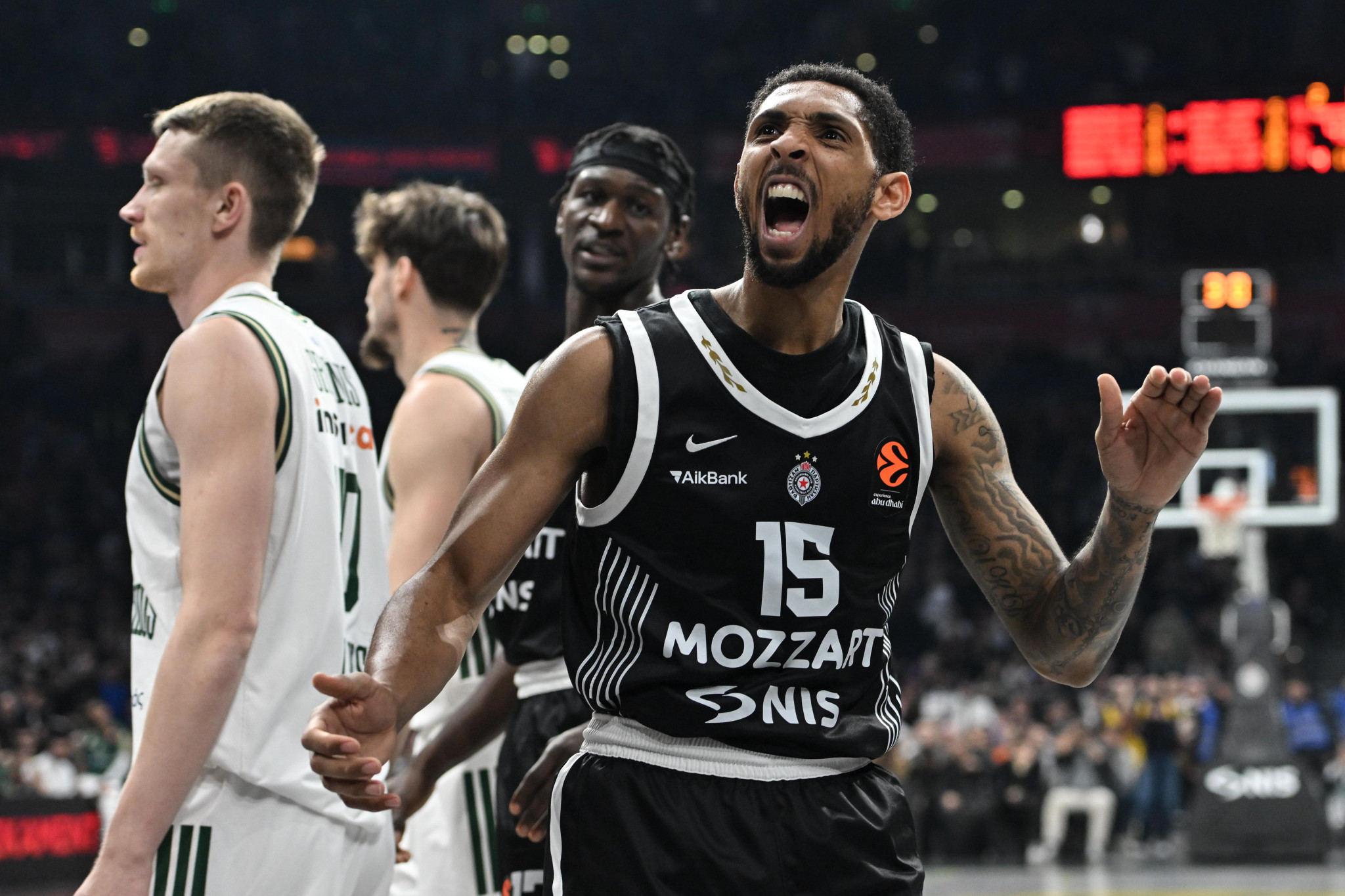 Ο Κάμερον Πέιν έμαθε ότι θα φύγει από την Παρτίζαν εν ώρα... αγώνα