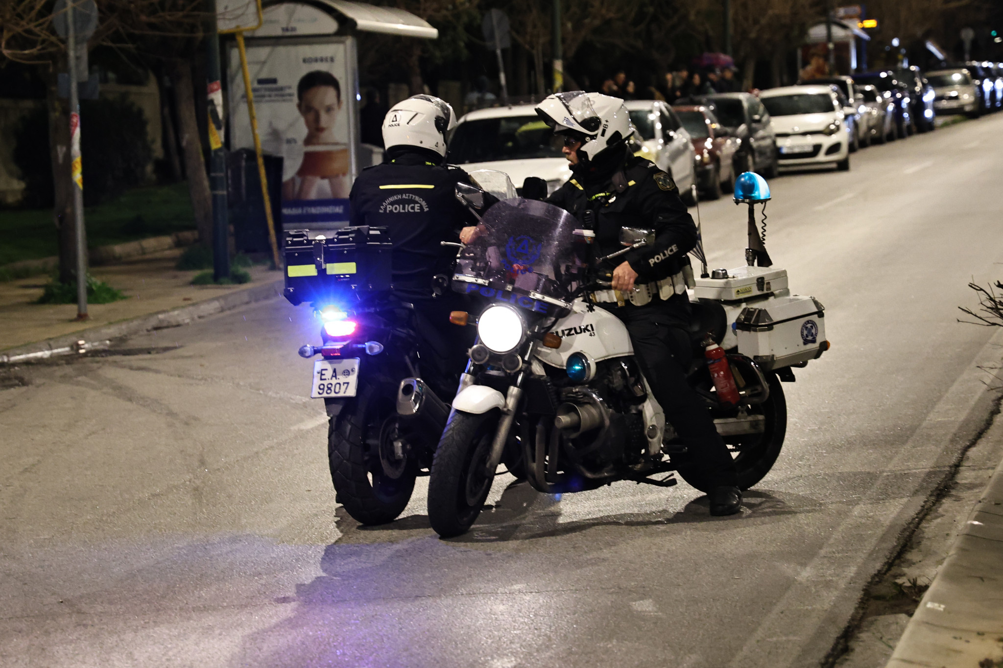 Άγριο ξύλο σε οπαδικό επεισόδιο στο κέντρο της Θεσσαλονίκης