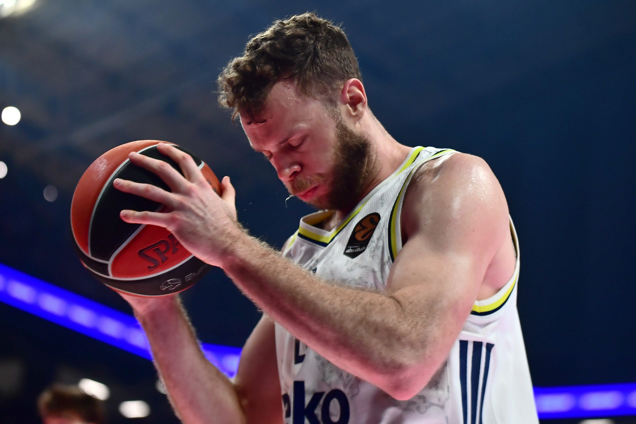 Δεν έχουν σταματημό τα προβλήματα για τη Φενέρ: Έξι με οκτώ εβδομάδες εκτός δράσης ο Μέλι