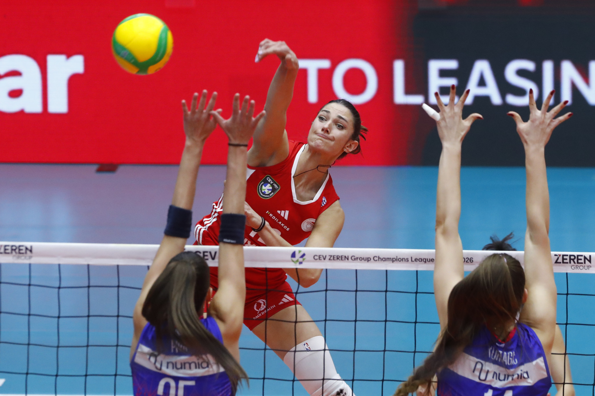 Ο Ολυμπιακός ηττήθηκε από τη Βέρο Μιλάνο στο πρώτο ματς των playoffs του CEV Champions League