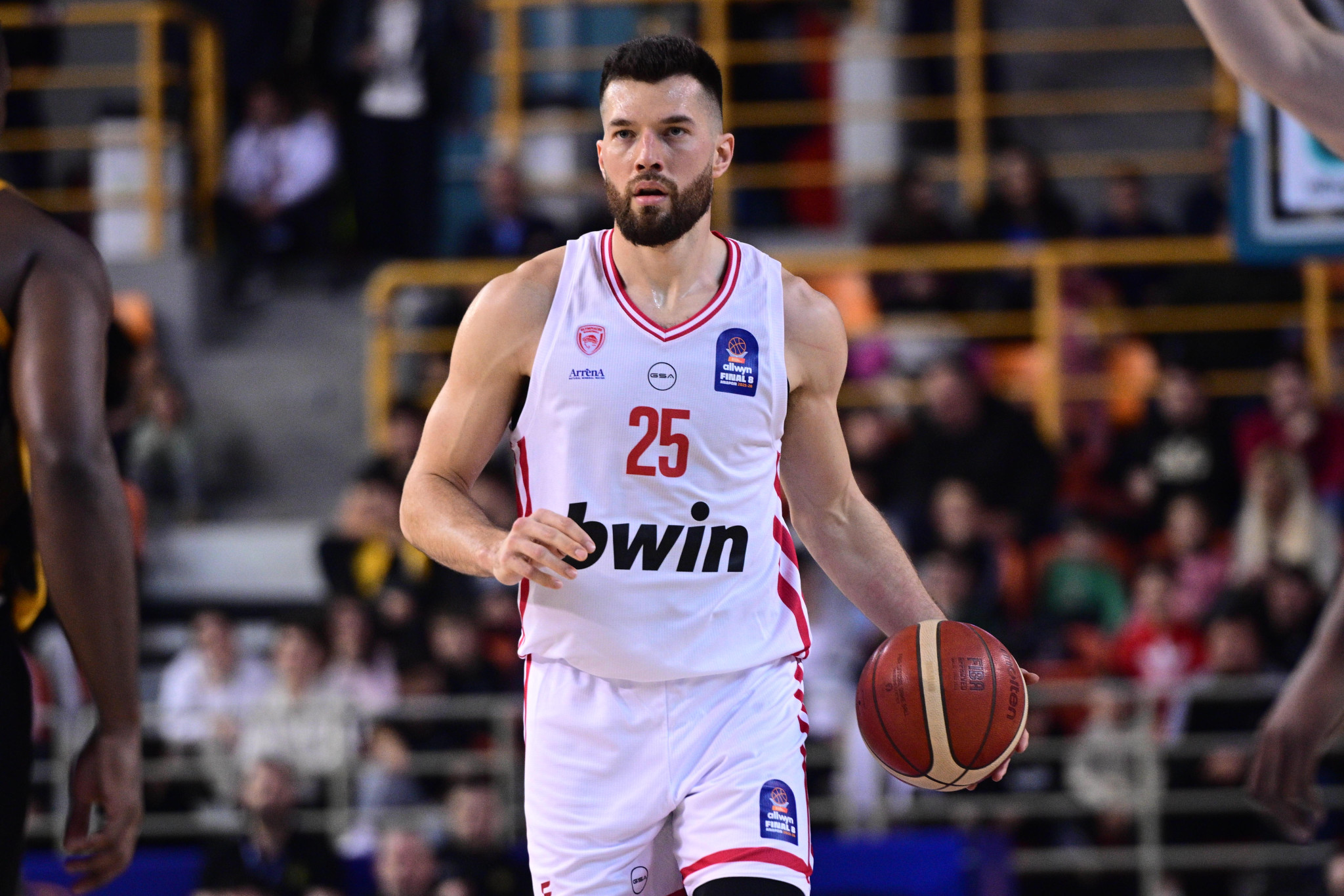 Ξέσπασε ο Πίτερς: «Δεν υπάρχει σεβασμός για την υγεία των παικτών με τα αυτοκόλλητα»