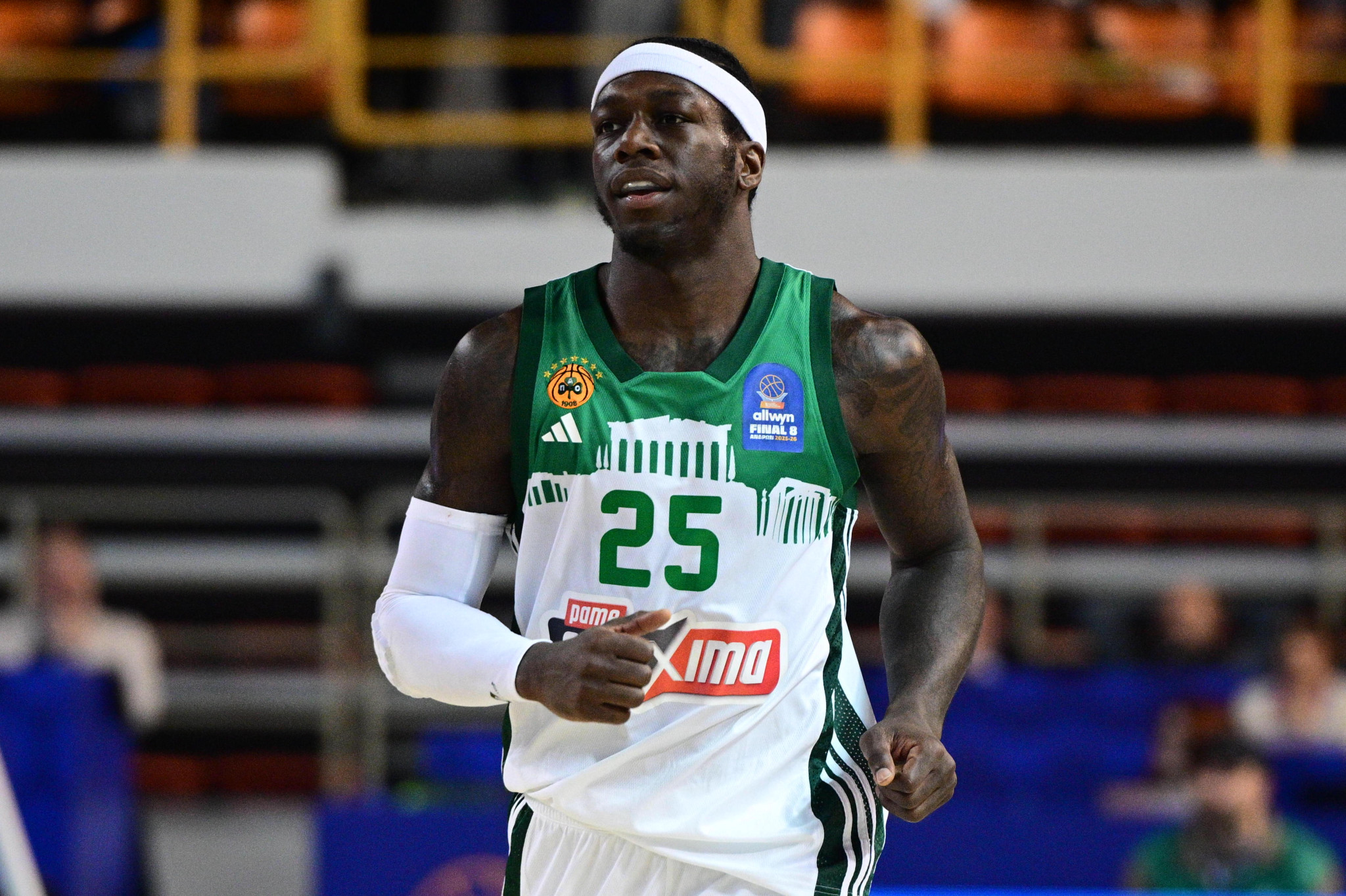 Το δώρο του Ναν που συγκίνησε τη μικρή φίλη του Παναθηναϊκού (video)