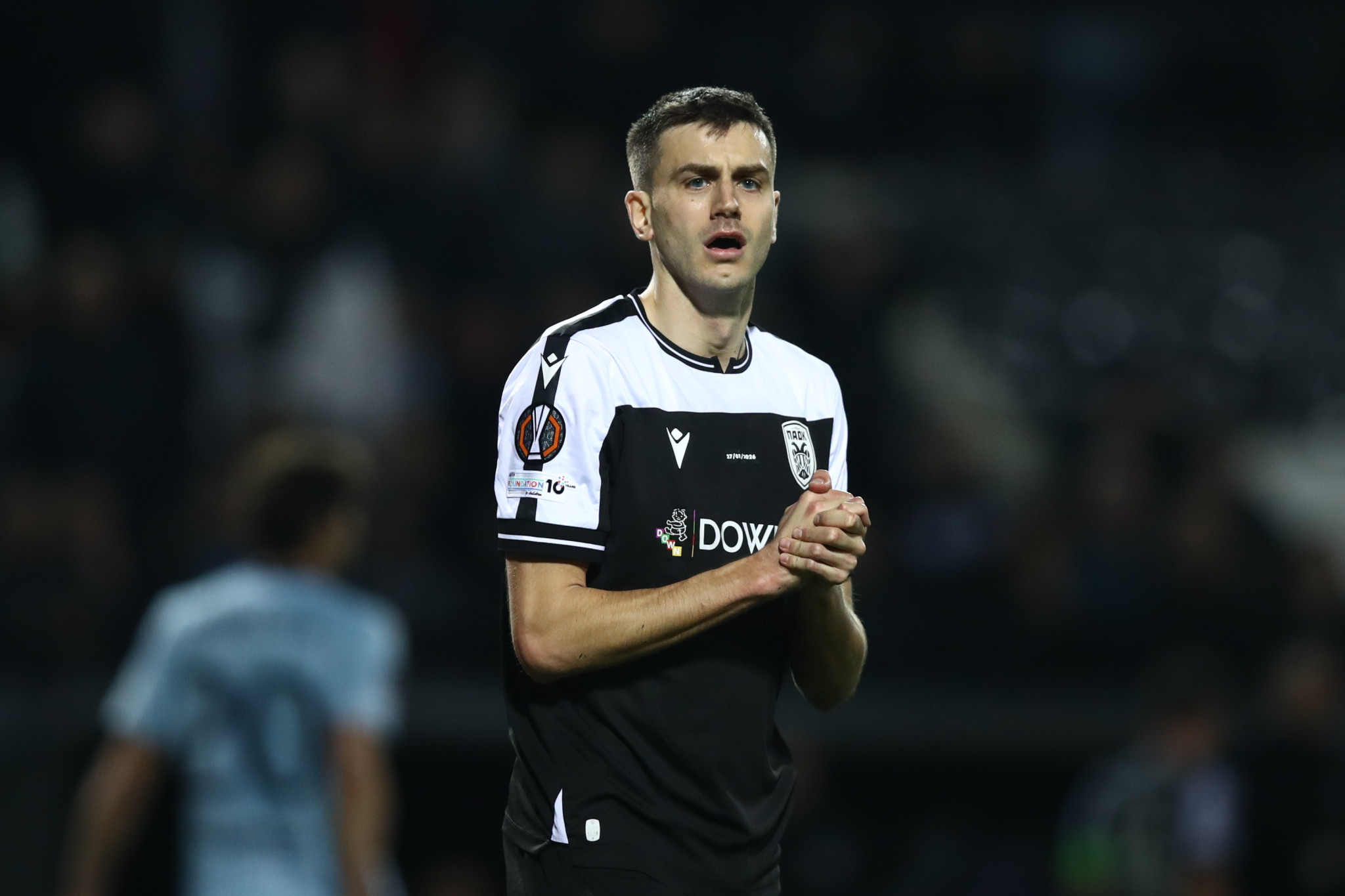 Οι Ολλανδοί αναθεώρησαν για Γερεμέγεφ: Από... παλτό της Τβέντε σε πρωταγωνιστή στο Europa League