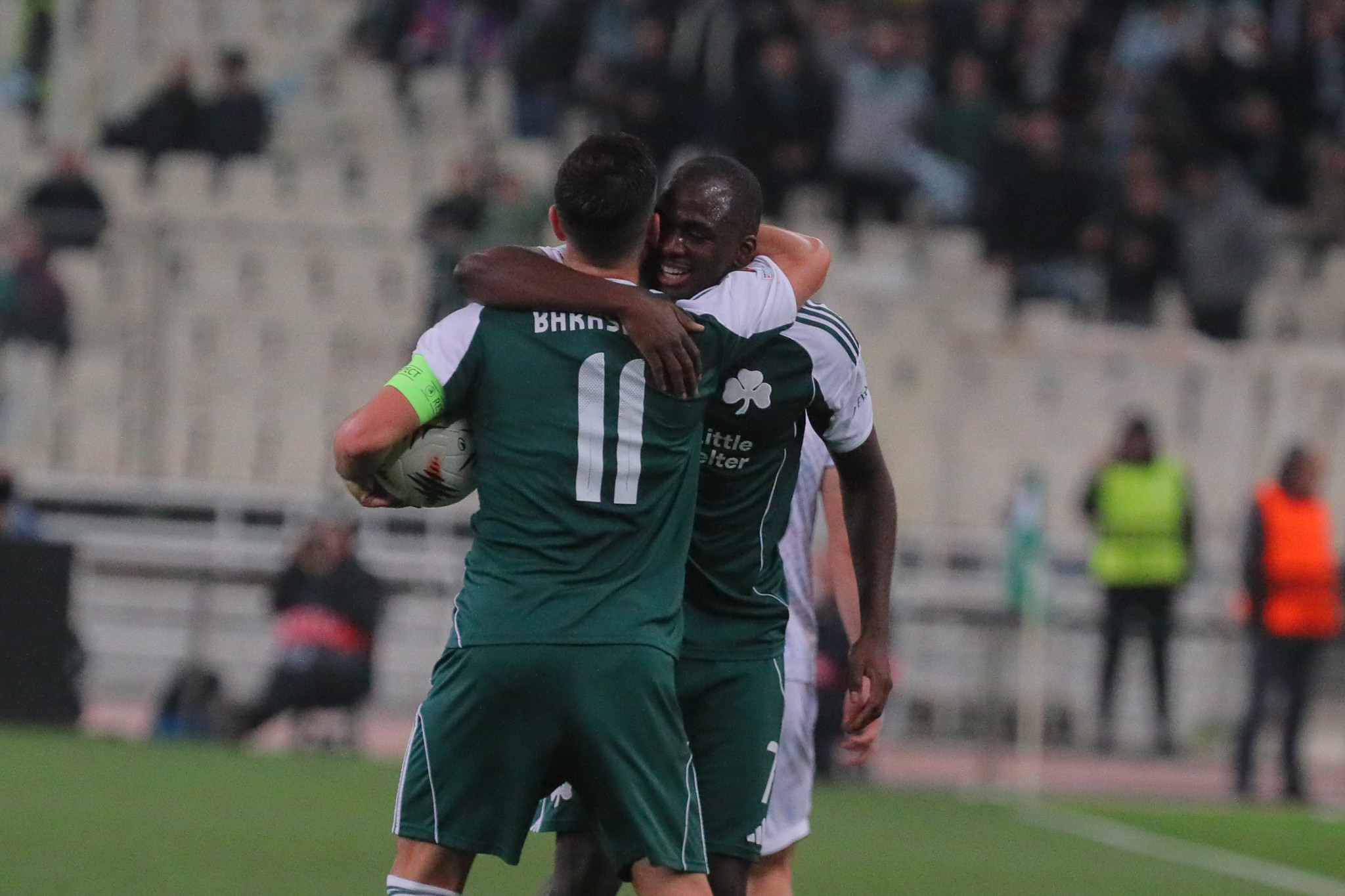 Τρομερή... ελληνική συνεργασία και ο Τεττέη με εξαιρετική κεφαλιά ισοφάρισε για τον Παναθηναϊκό (video)