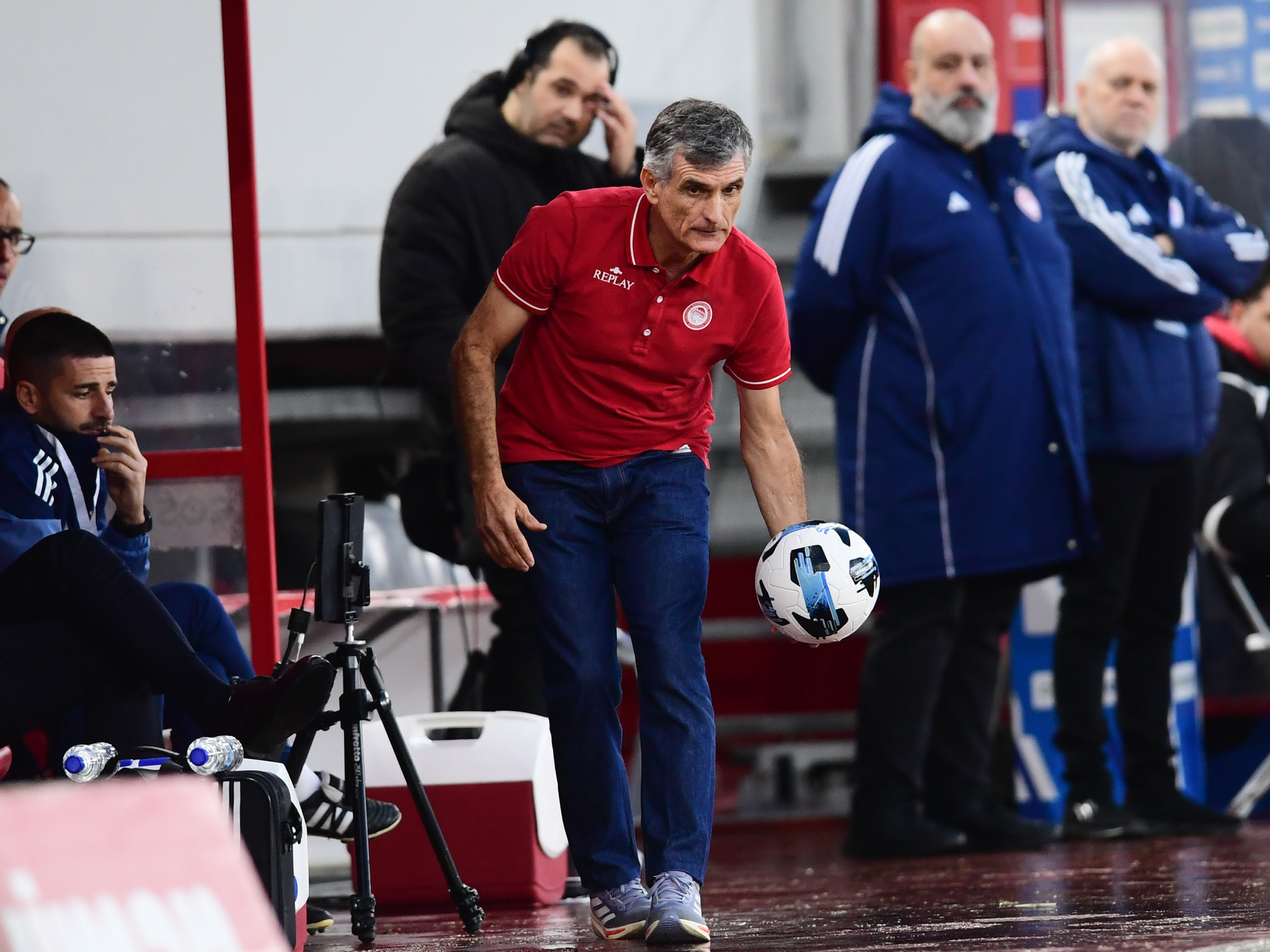 Αυτή τη φορά η μπάλα κύλησε στο χορτάρι όπως ήθελε ο Μεντιλίμπαρ...