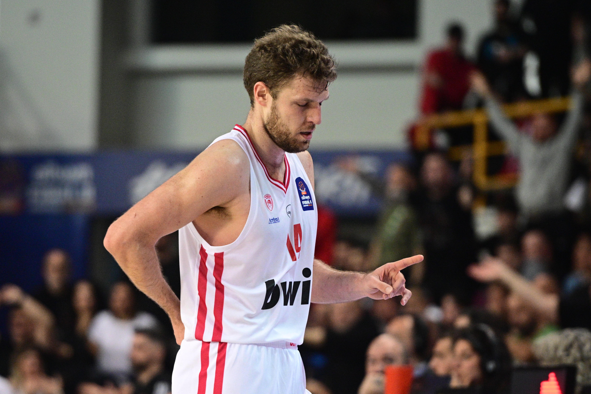 Ολυμπιακός χωρίς Βεζένκοβ: Η πρώτη του απουσία μετά από 55 ματς