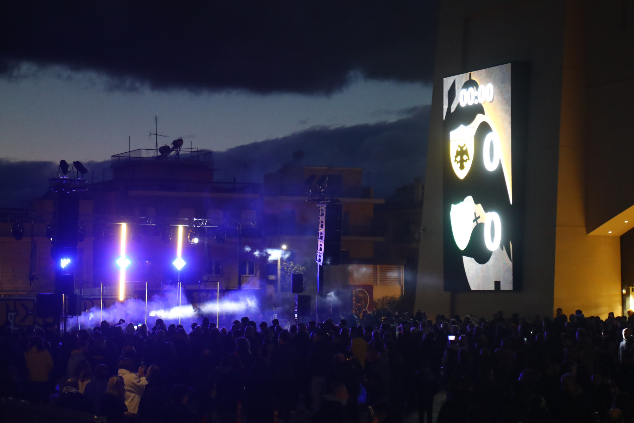 Ακρωτηριάστηκε 23χρονος οπαδός που άναψε φωτοβολίδα στο ΑΕΚ-Λεβαδειακός