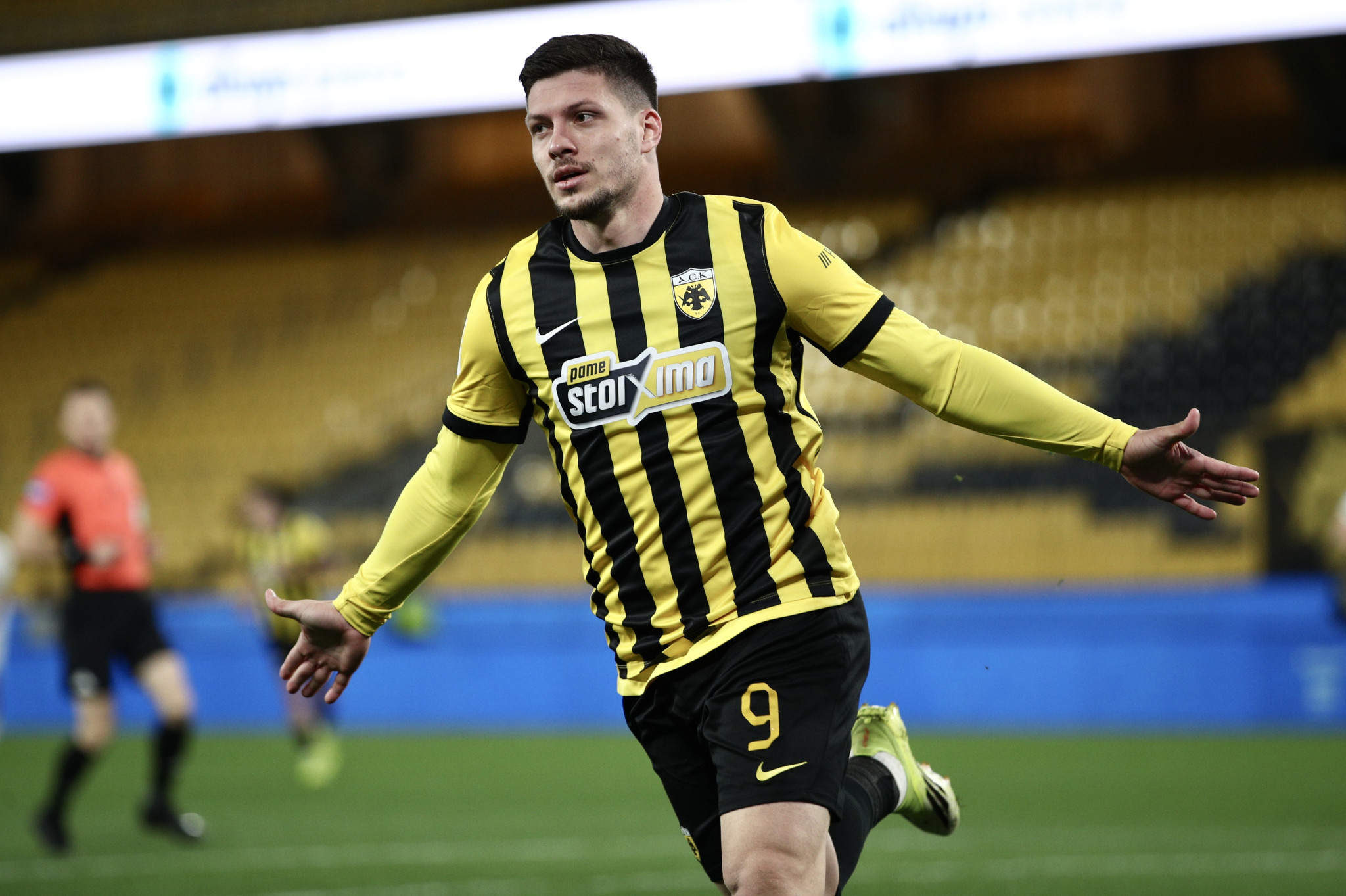 Καταιγιστική η πρωτοπόρος ΑΕΚ με τεσσάρα επί του Λεβαδειακού!