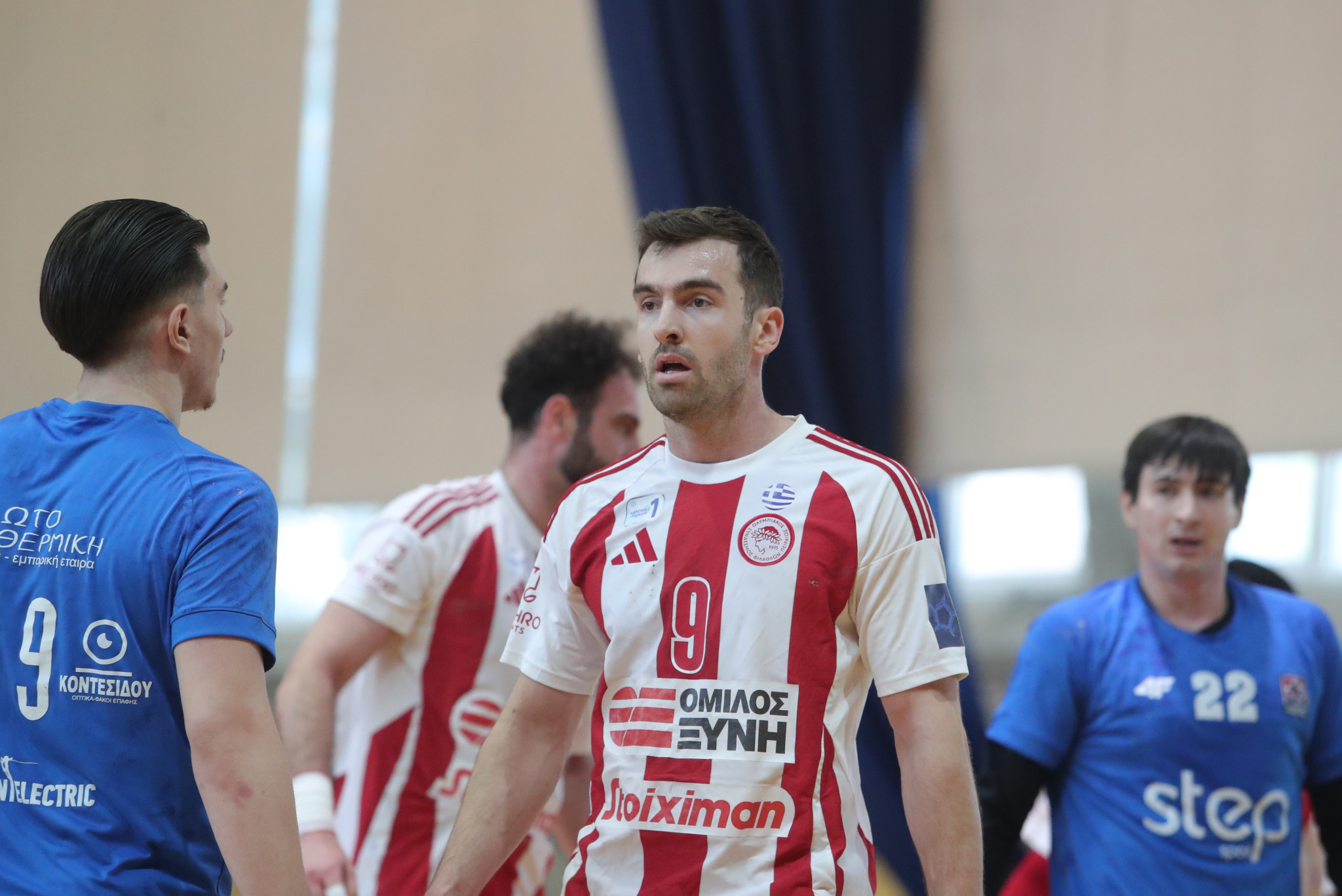 Με άνετη νίκη ο Ολυμπιακός «έκλεισε» την 17η αγωνιστική της Handball Premier και καταδιώκει την ΑΕΚ