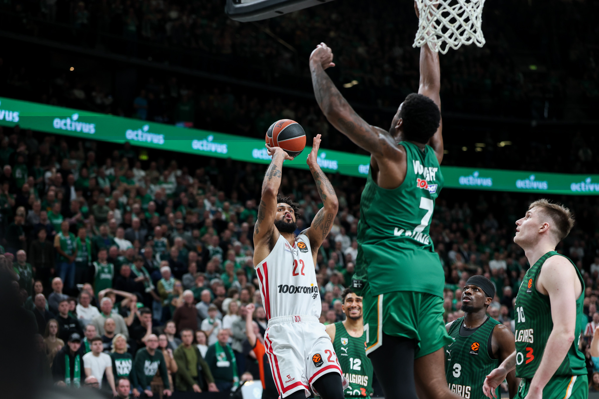 Οι πρώην πλήγωσαν τον Ολυμπιακό: Γκος και Ράιτ οδήγησαν τη Ζάλγκιρις κόντρα στους «ερυθρολεύκους»