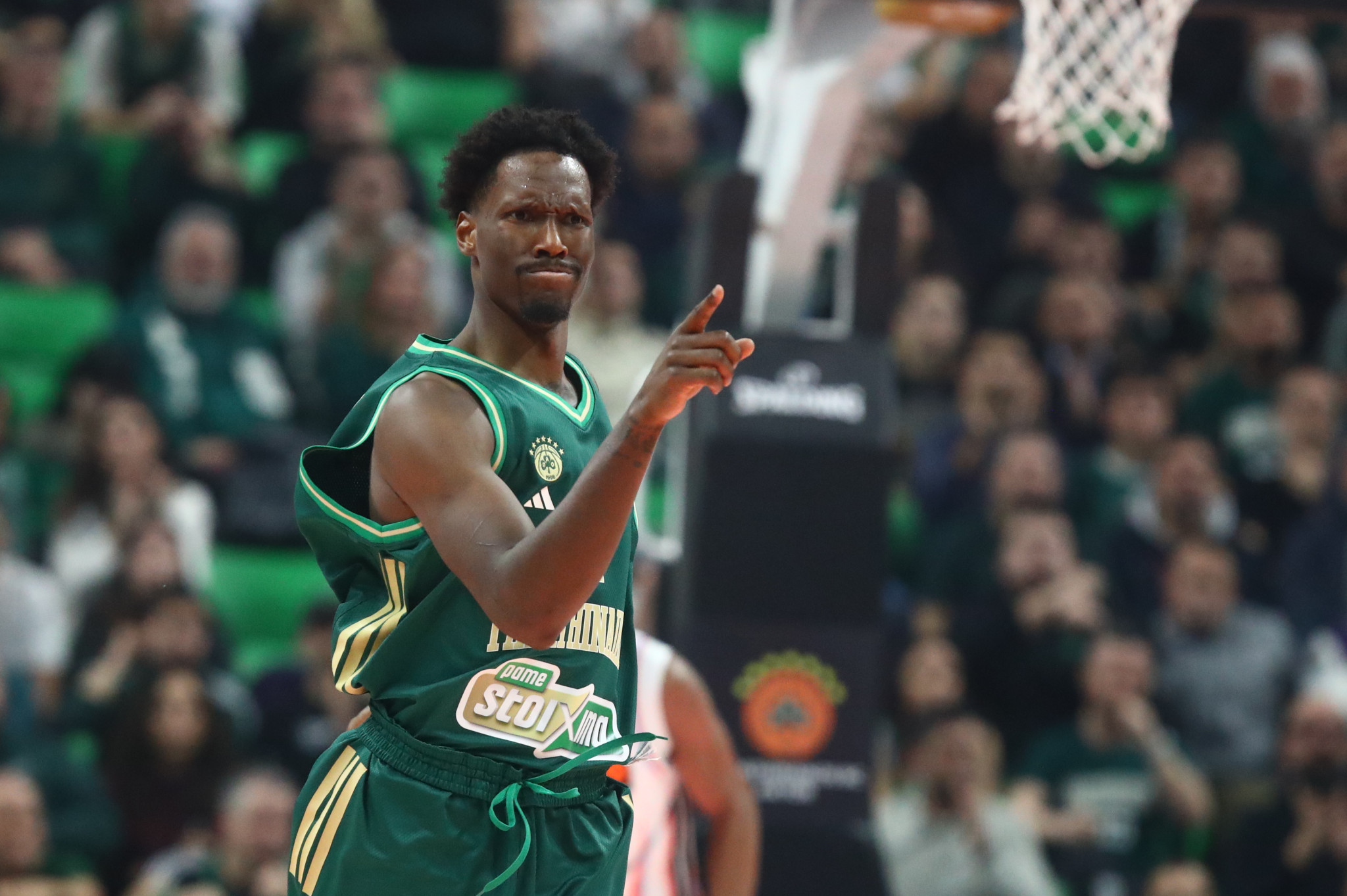 Το ευρωπαϊκό ντεμπούτο του Χέιζ-Ντέιβις στα «πράσινα» μέσα απ' την κάμερα της EuroLeague (video)