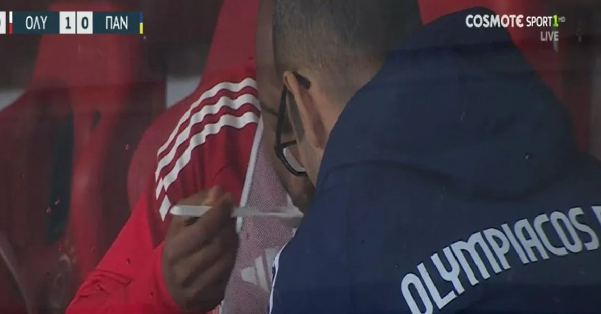 Ο λόγος που ο Ελ Κααμπί στις 18:10 έφαγε κολατσιό στον πάγκο - Λίγα λεπτά μετά μπήκε στο ματς