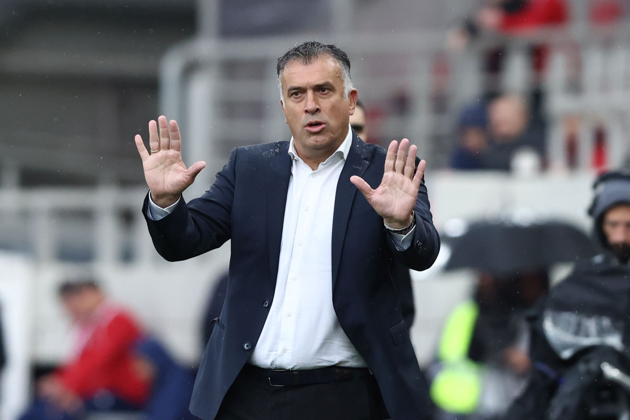 Εκνευρισμένος ο Αναστασίου δεν δέχθηκε ερωτήσεις στην συνέντευξη τύπου, είπε 25 λέξεις και αποχώρησε!