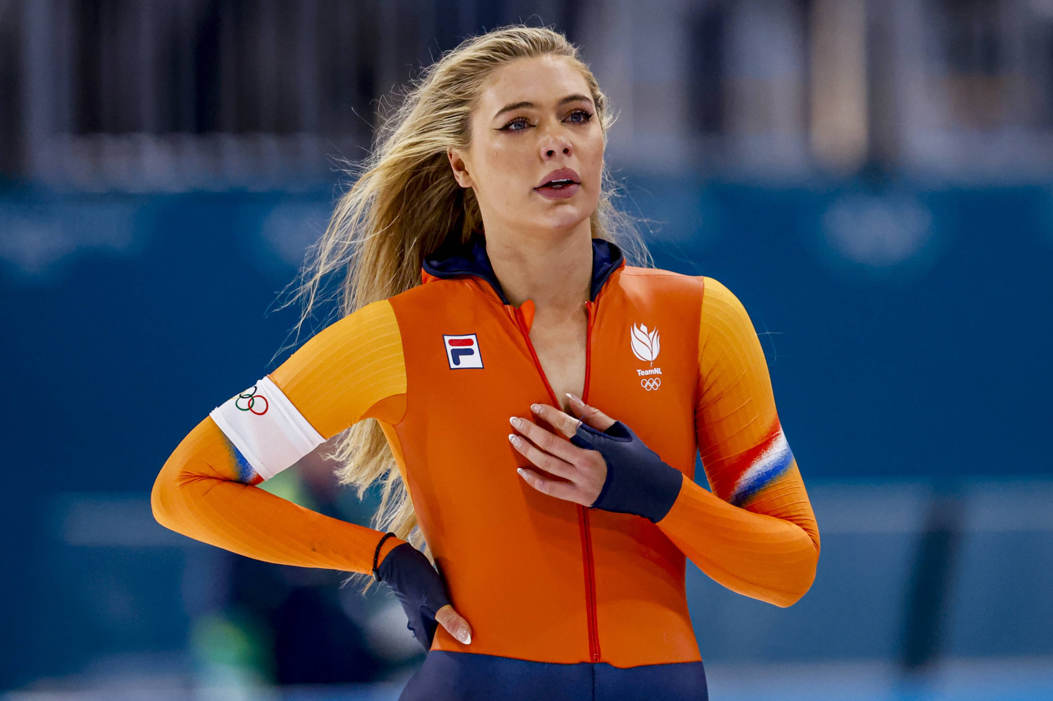 Η πανέμορφη αθλήτρια που θα πάρει ένα εκατομμύριο δολάρια γιατί πανηγύρισε δείχνοντας το μπούστο της!