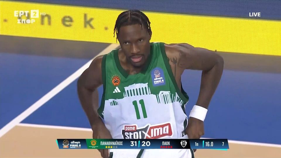 Αποθεώθηκε ο Χέιζ- Ντέιβις κατά την είσοδό του στο παρκέ (video)