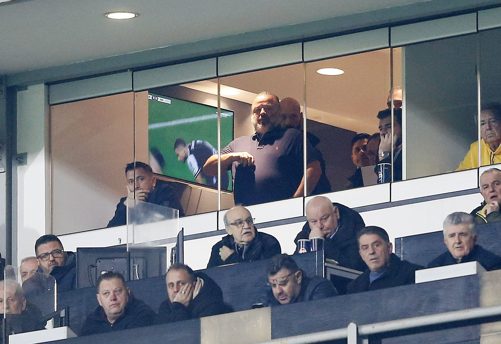 Ένταση στον διάδρομο των αποδυτηρίων