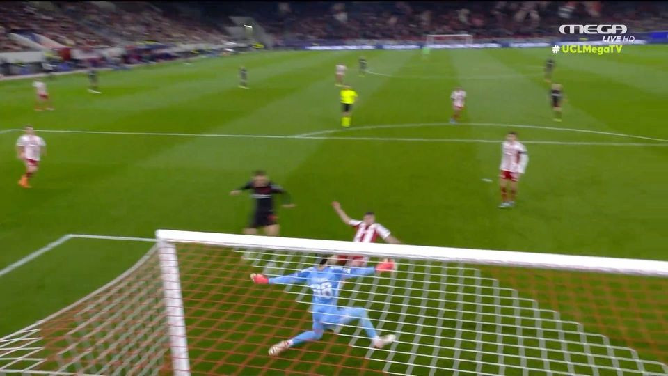 Ο Τζολάκης με τρομερή απόκρουση αρνήθηκε σίγουρο γκολ στην Λεβερκούζεν (video)