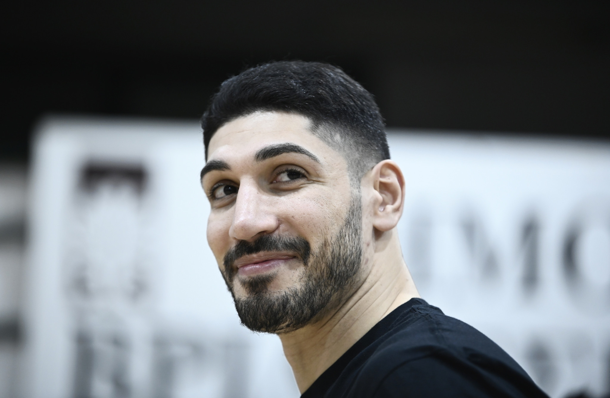 Ο Ενές Καντέρ Φρίντομ αποχαιρέτησε την Ελλάδα με ένα «efcharisto»