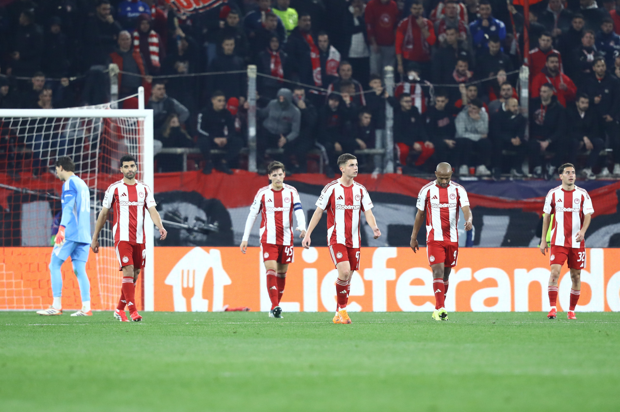 Ο Ολυμπιακός έμεινε «άσφαιρος» για τρίτο σερί ματς μετά από 16 χρόνια!